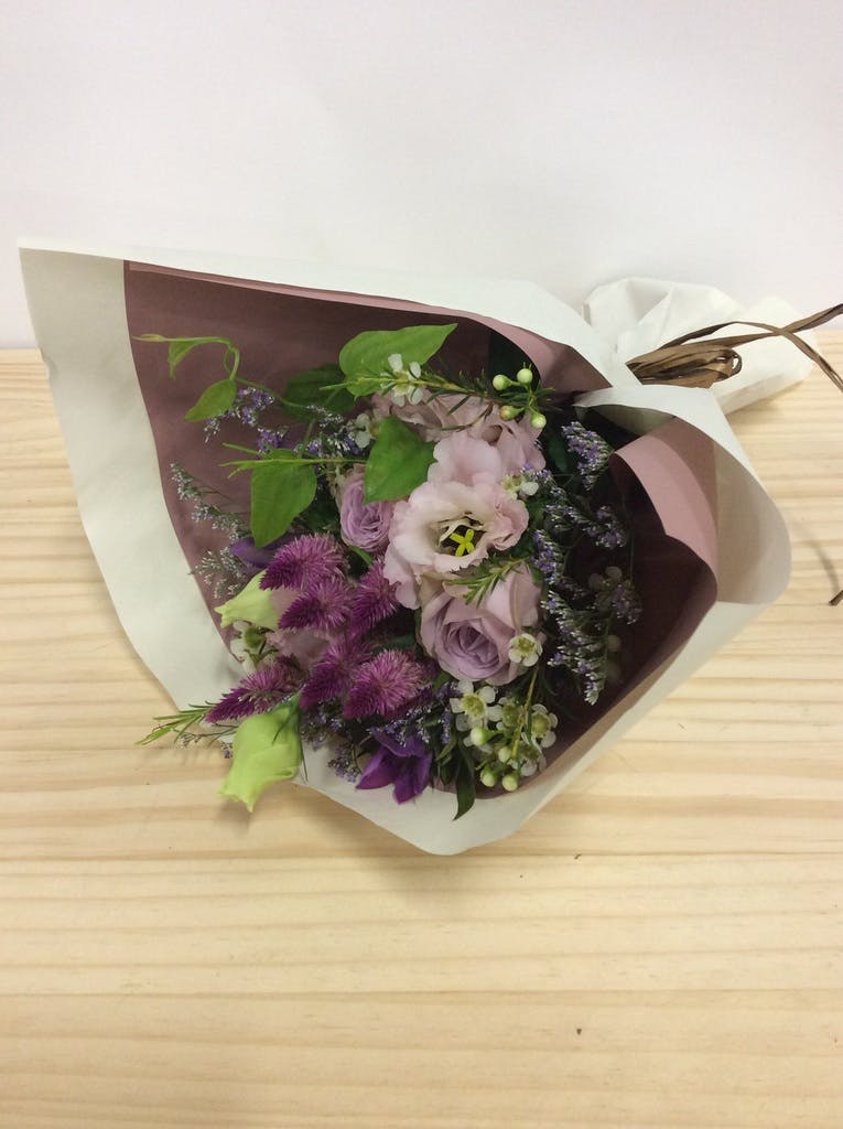 バラ 花束 ダークピンク S | 花束ならHitoHana(ひとはな)