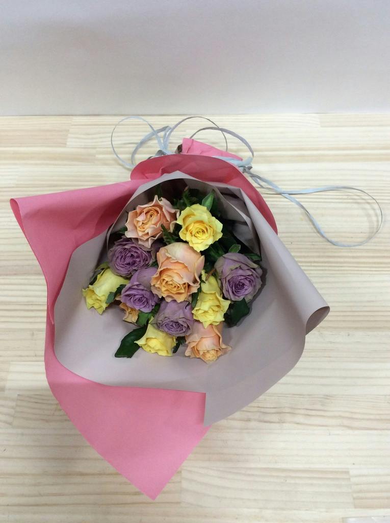 バラ 12本ブーケ ミックス | 花束ならHitoHana(ひとはな)