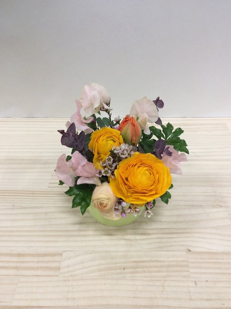 ラナンキュラスのアレンジメント | フラワーギフトならHitoHana