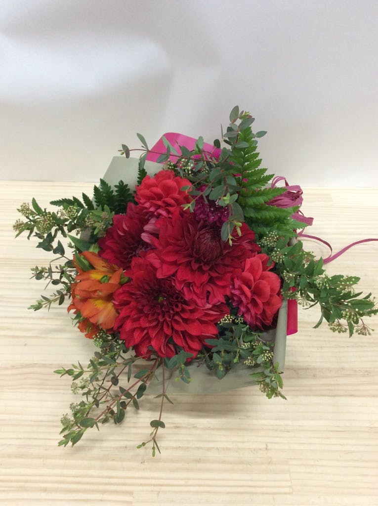ダリア 花束 レッド S | 花束ならHitoHana(ひとはな)