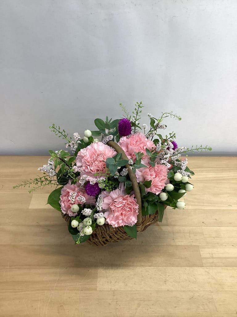 ピンク色のカーネーション | フラワーギフトの通販ならひとはな