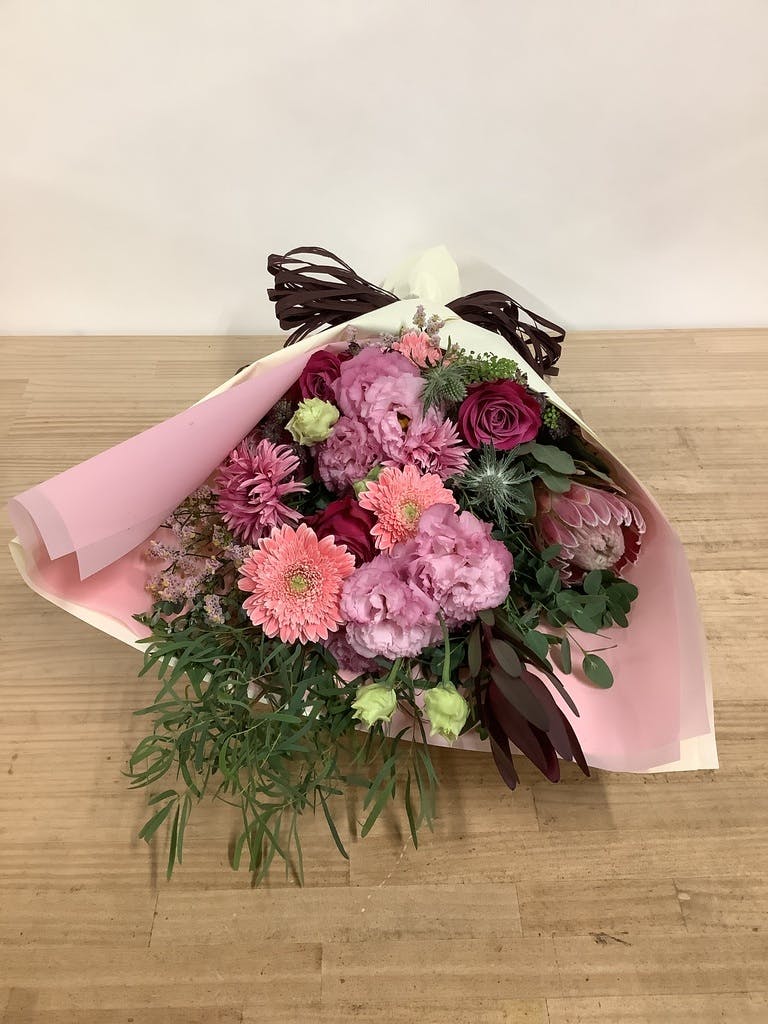 ピンク色の花束 | フラワーギフトならHitoHana（ひとはな）