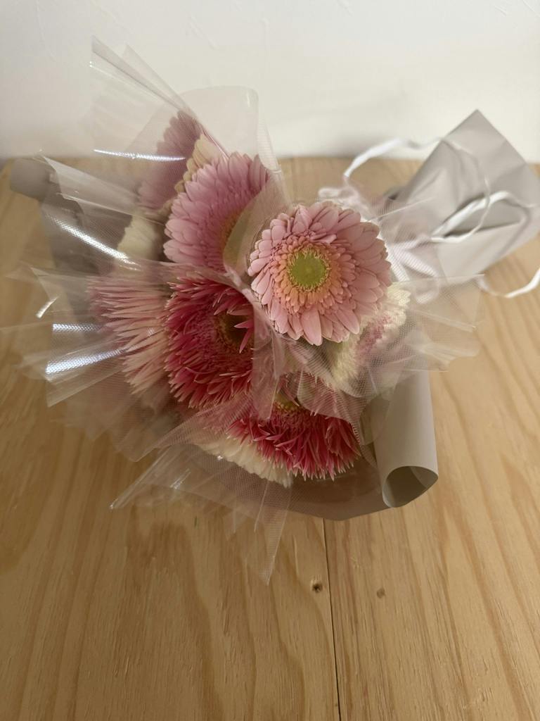 ピンク色の花束 | フラワーギフトならHitoHana（ひとはな）