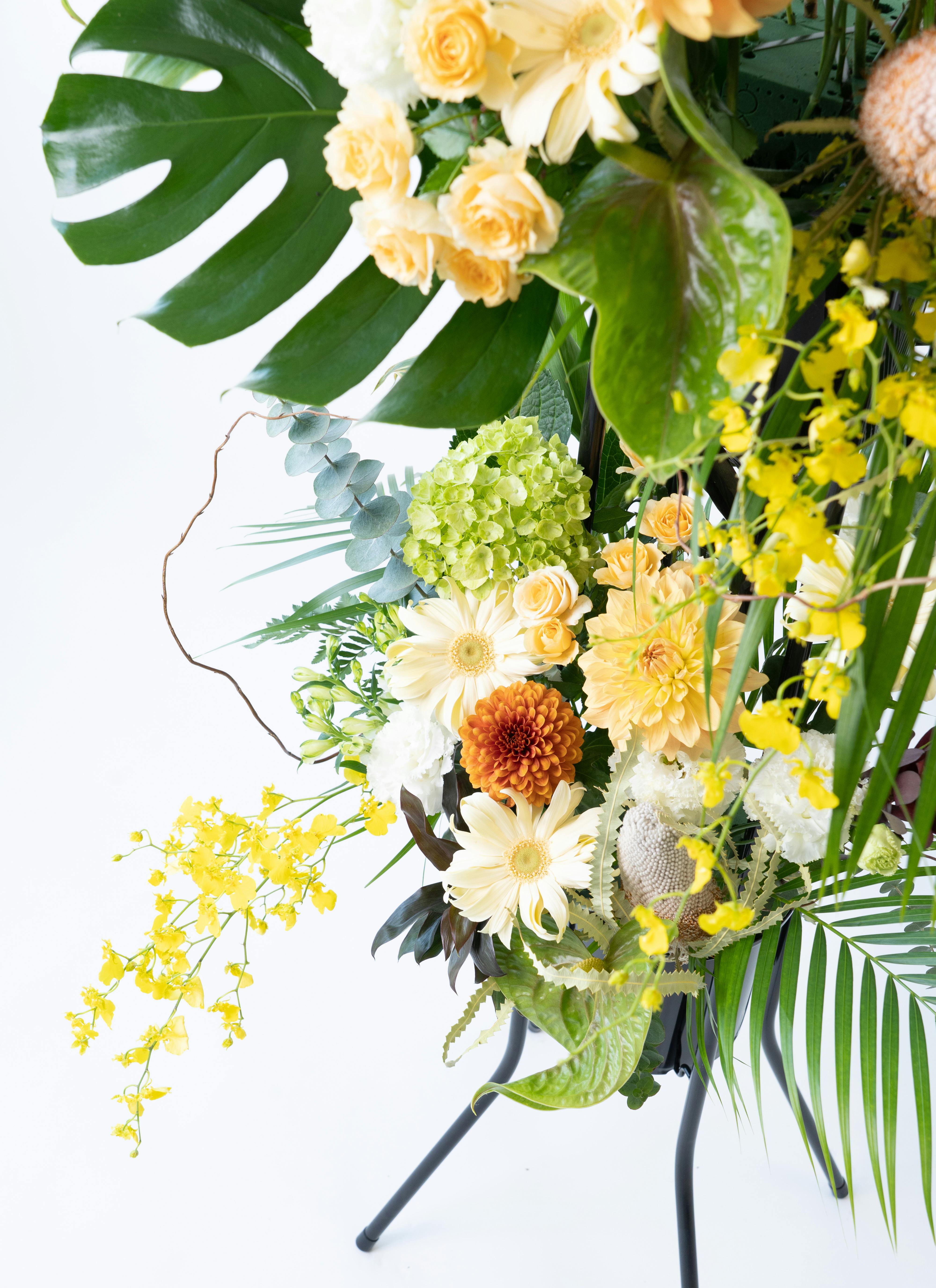 全国配送】フローリストにおまかせ 季節のお祝いスタンド花