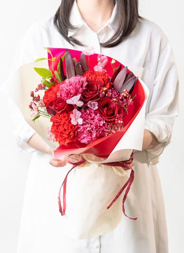 【母の日】バラとカーネーションの花束 レッド M