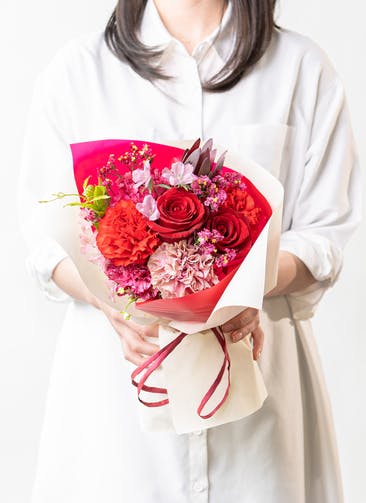 【母の日】バラとカーネーションの花束 レッド S