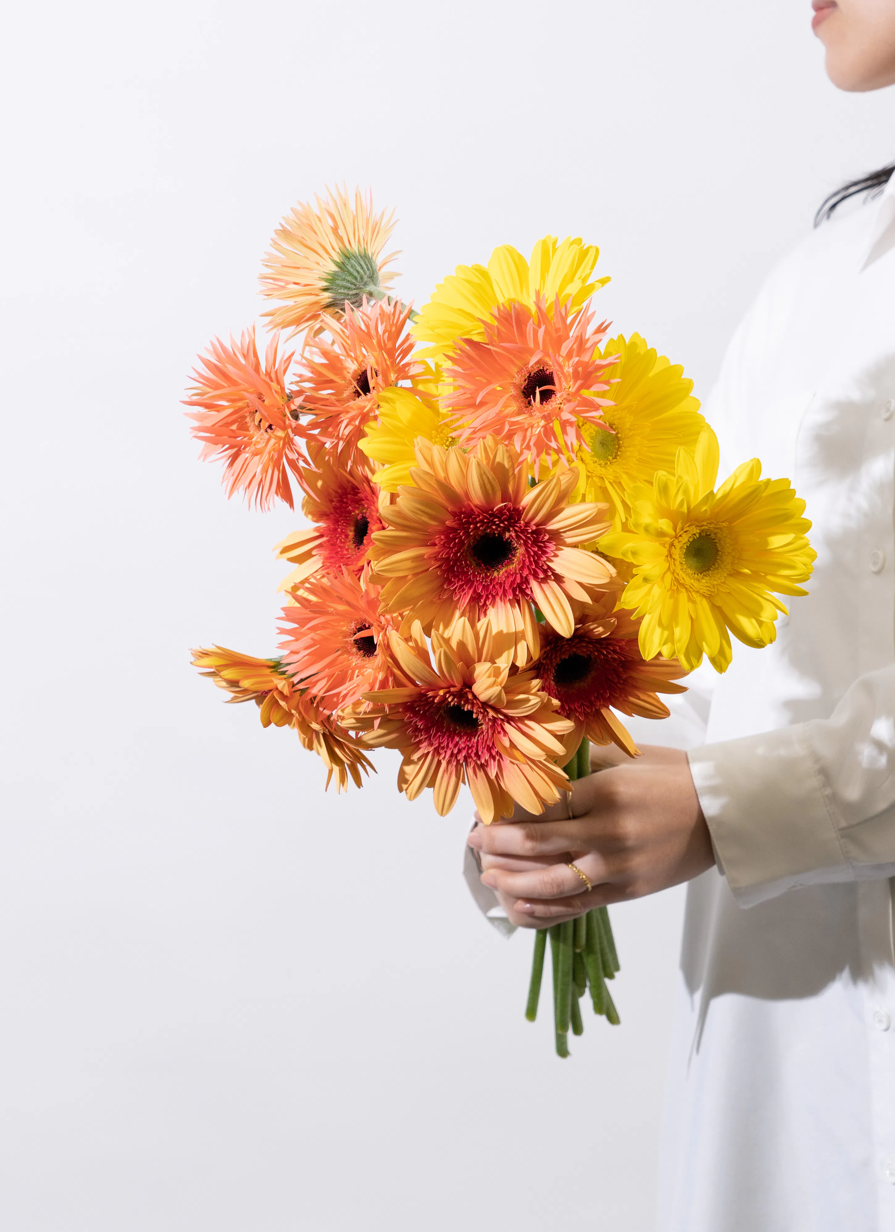 色ミックスの花束 | フラワーギフトならHitoHana（ひとはな） 