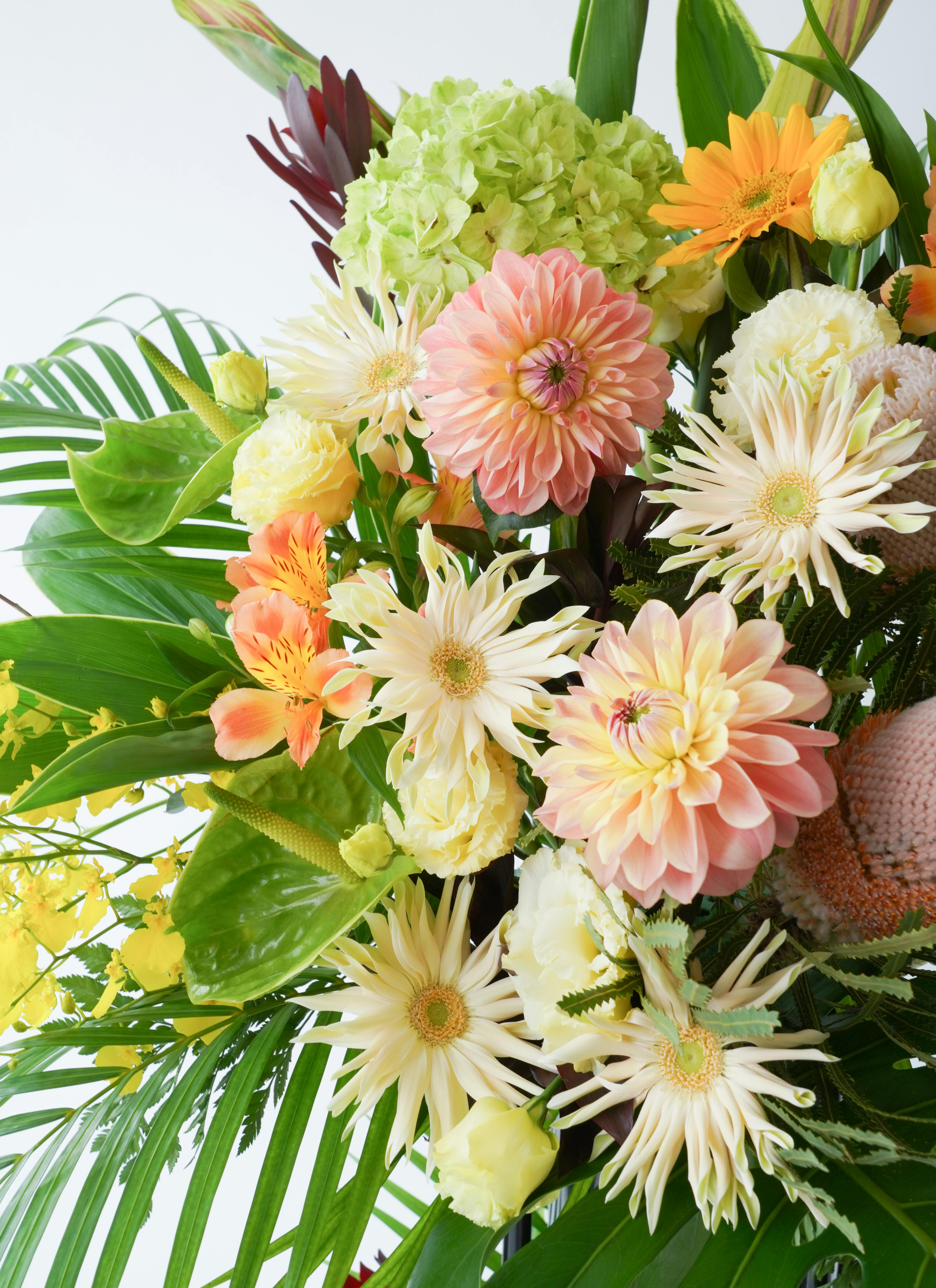 フローリストにおまかせ 季節の花束 4,400円 | 花束ならHitoHana