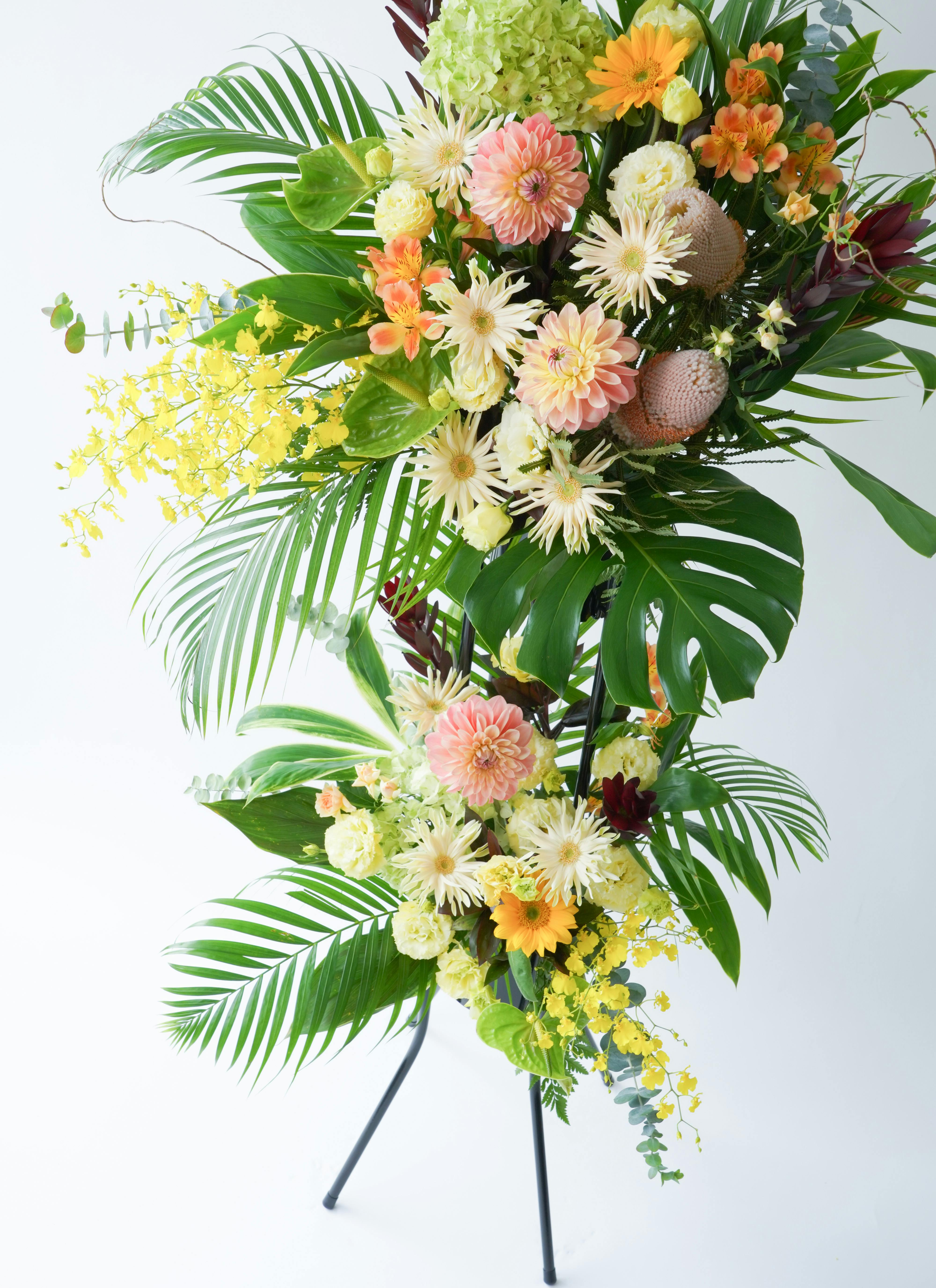 フローリストにおまかせ 季節の花束 4,400円 | 花束ならHitoHana