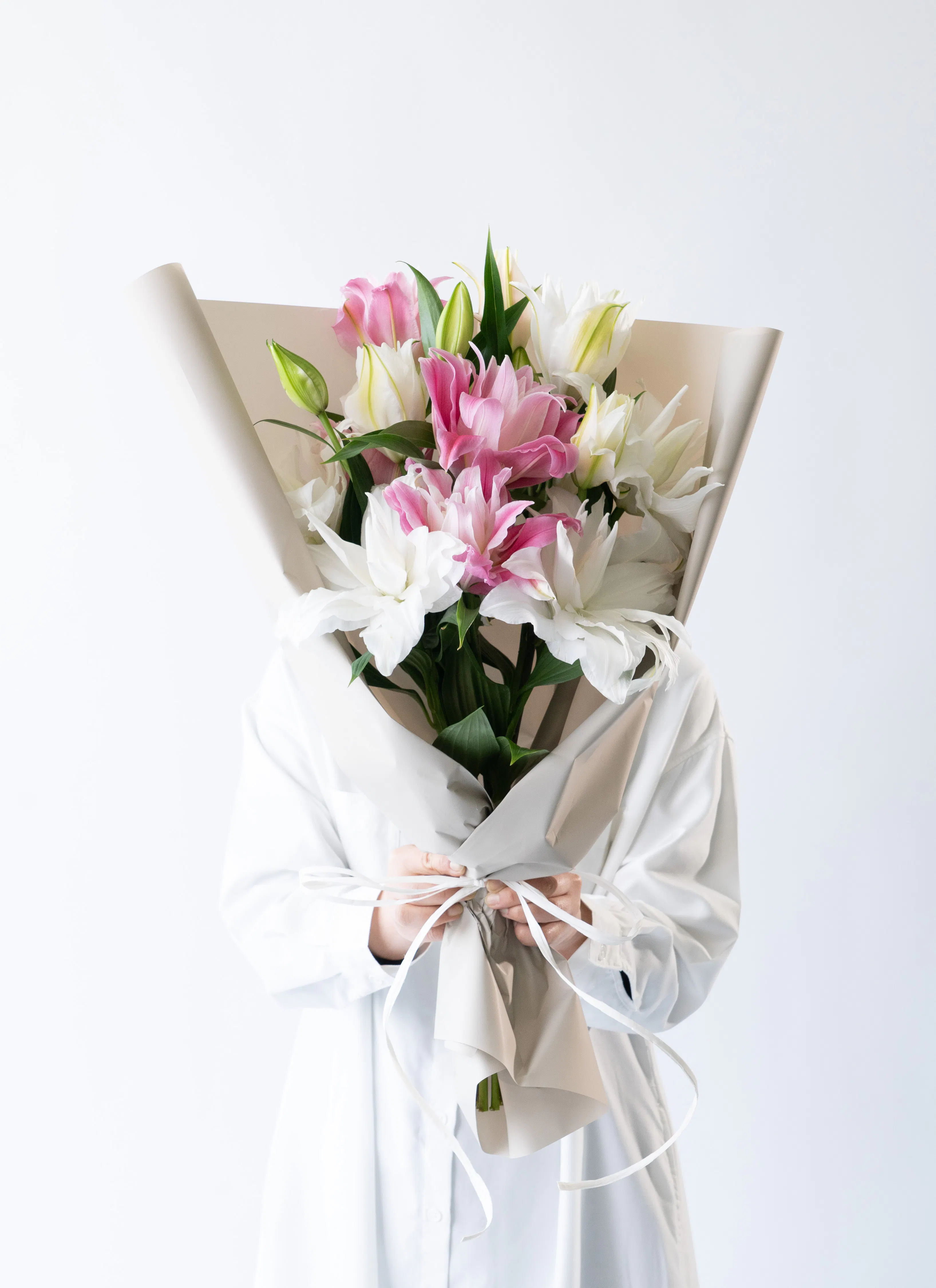 ユリの花束・ブーケ | 花束ならHitoHana（ひとはな）
