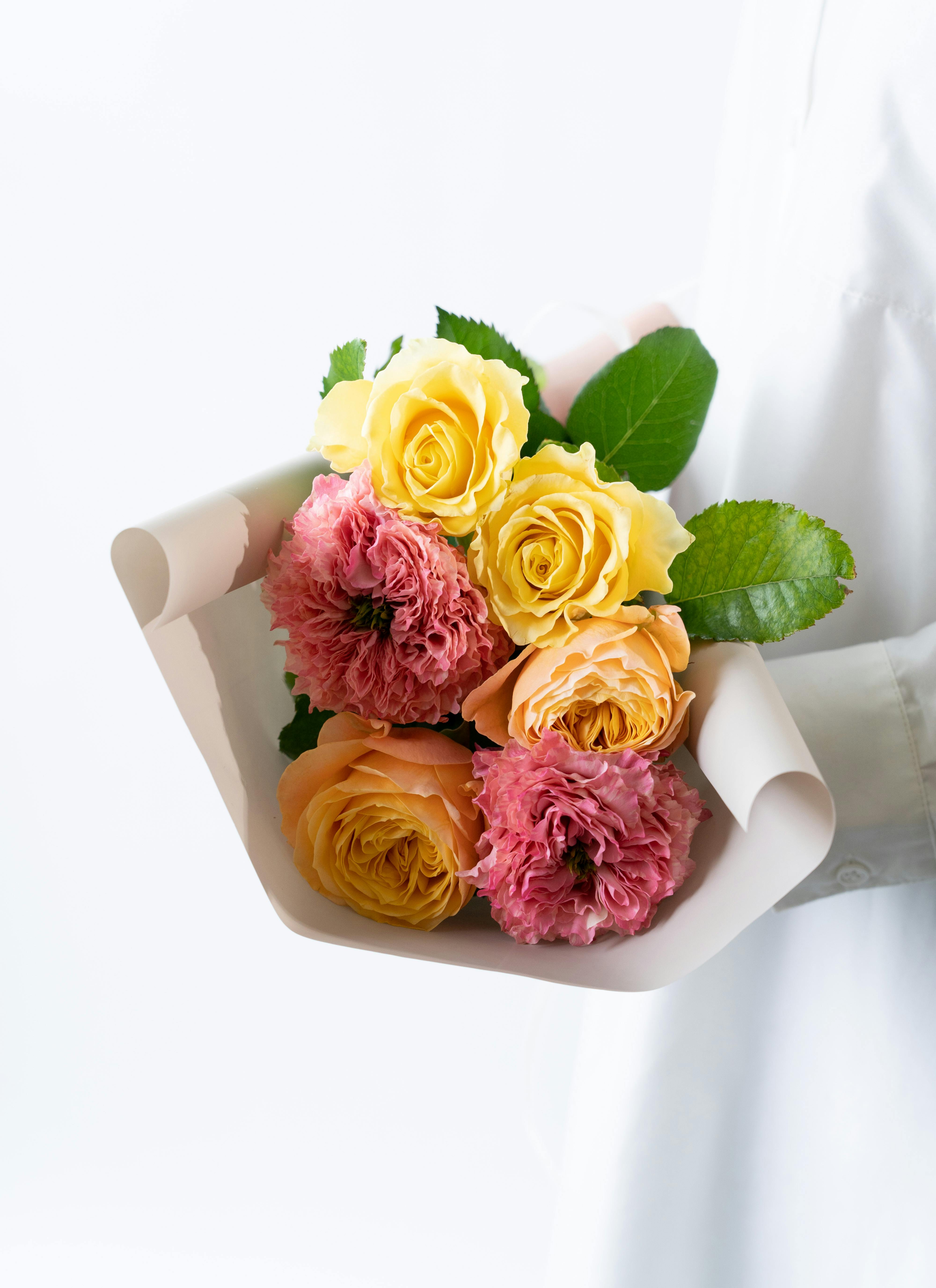 産地直送 バラ ミックス 6本束 ／滋賀 國枝バラ園からお届け