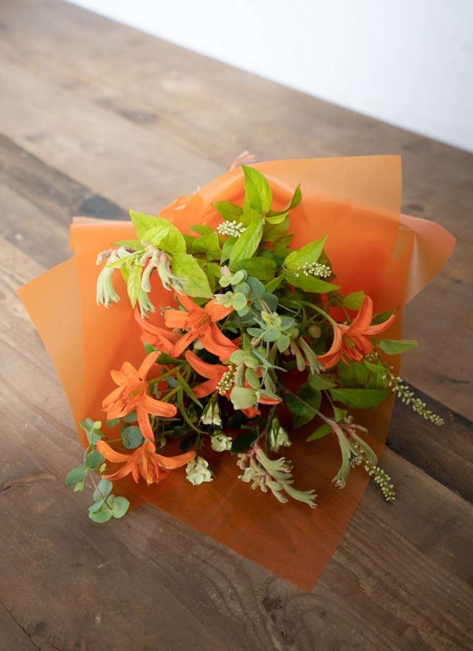 フローリストにおまかせ 季節の花束 4,400円 | 花束ならHitoHana(ひとはな)