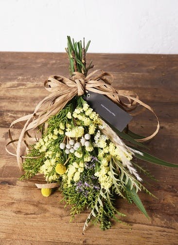 結婚式におしゃれなスワッグブーケを お花と植物の通販 Hitohana ひとはな