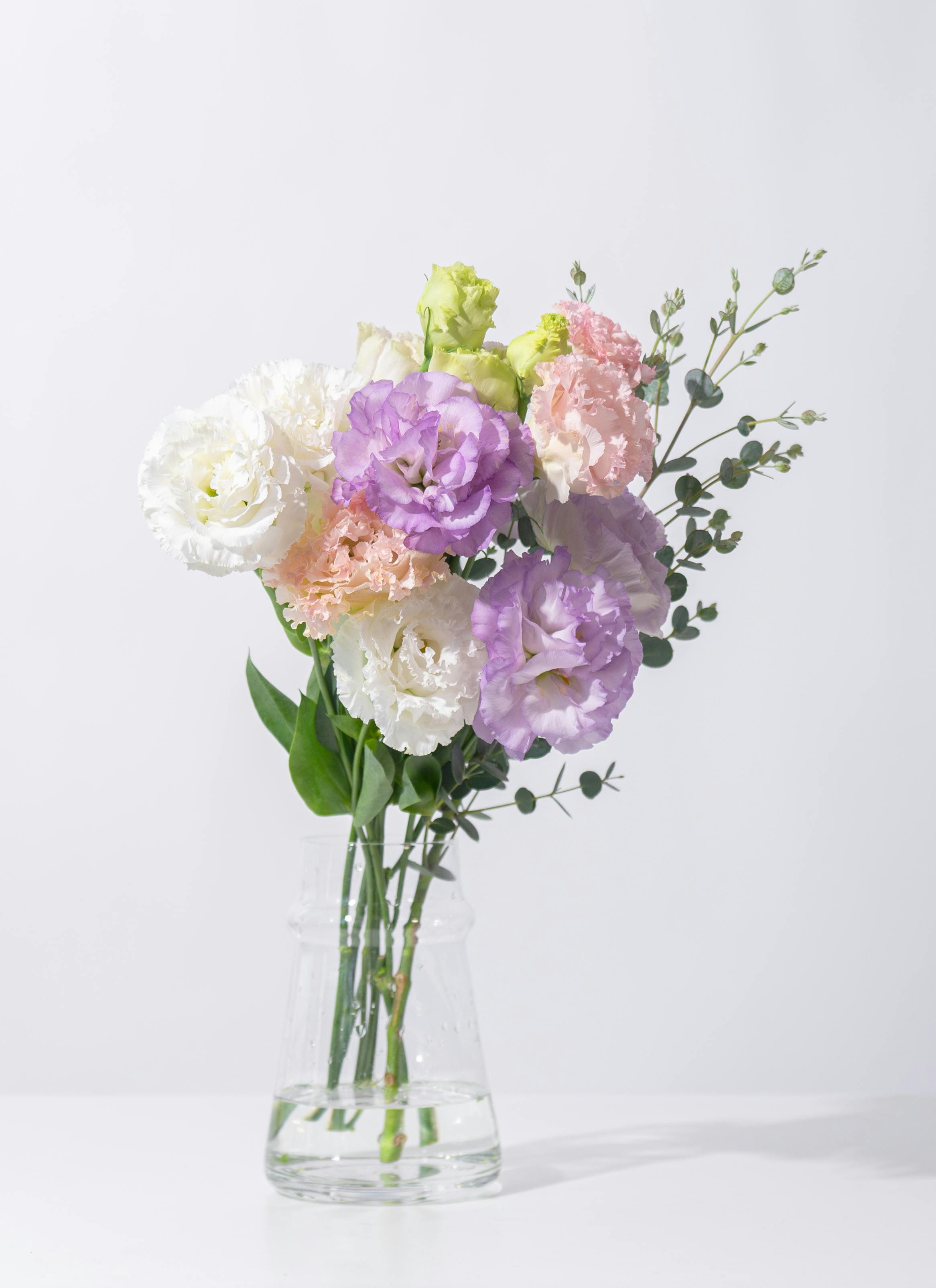 しめ縄リース　紫トルコキキョウ ニュアンスカラーが上品なトルコキキョウとローズのリース