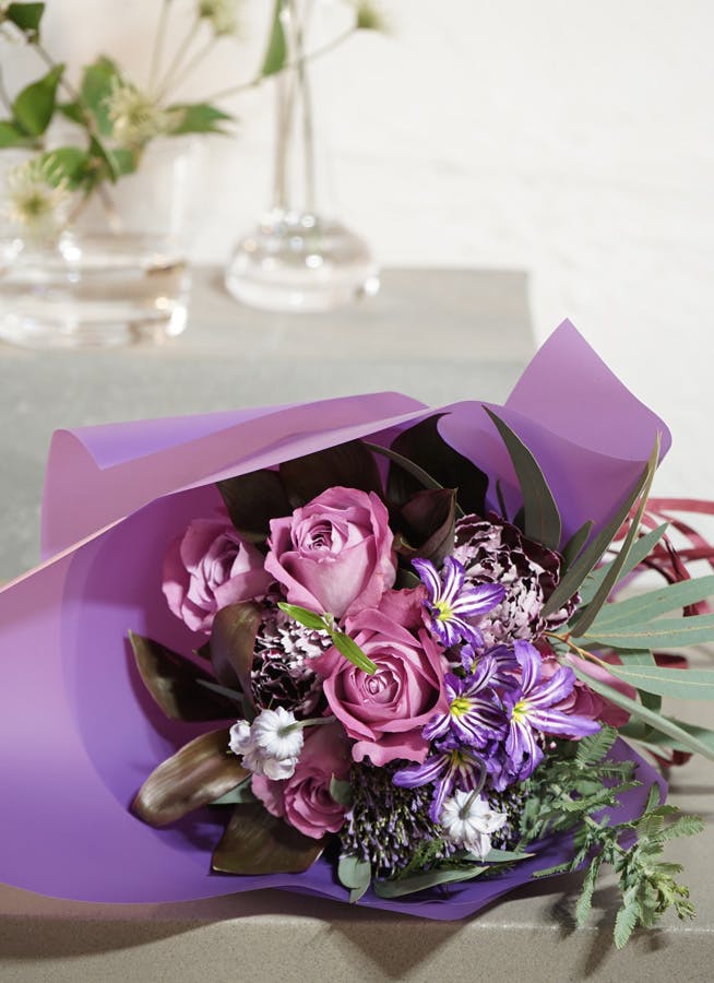 紫色（パープル）の花束 | フラワーギフトならHitoHana（ひとはな）