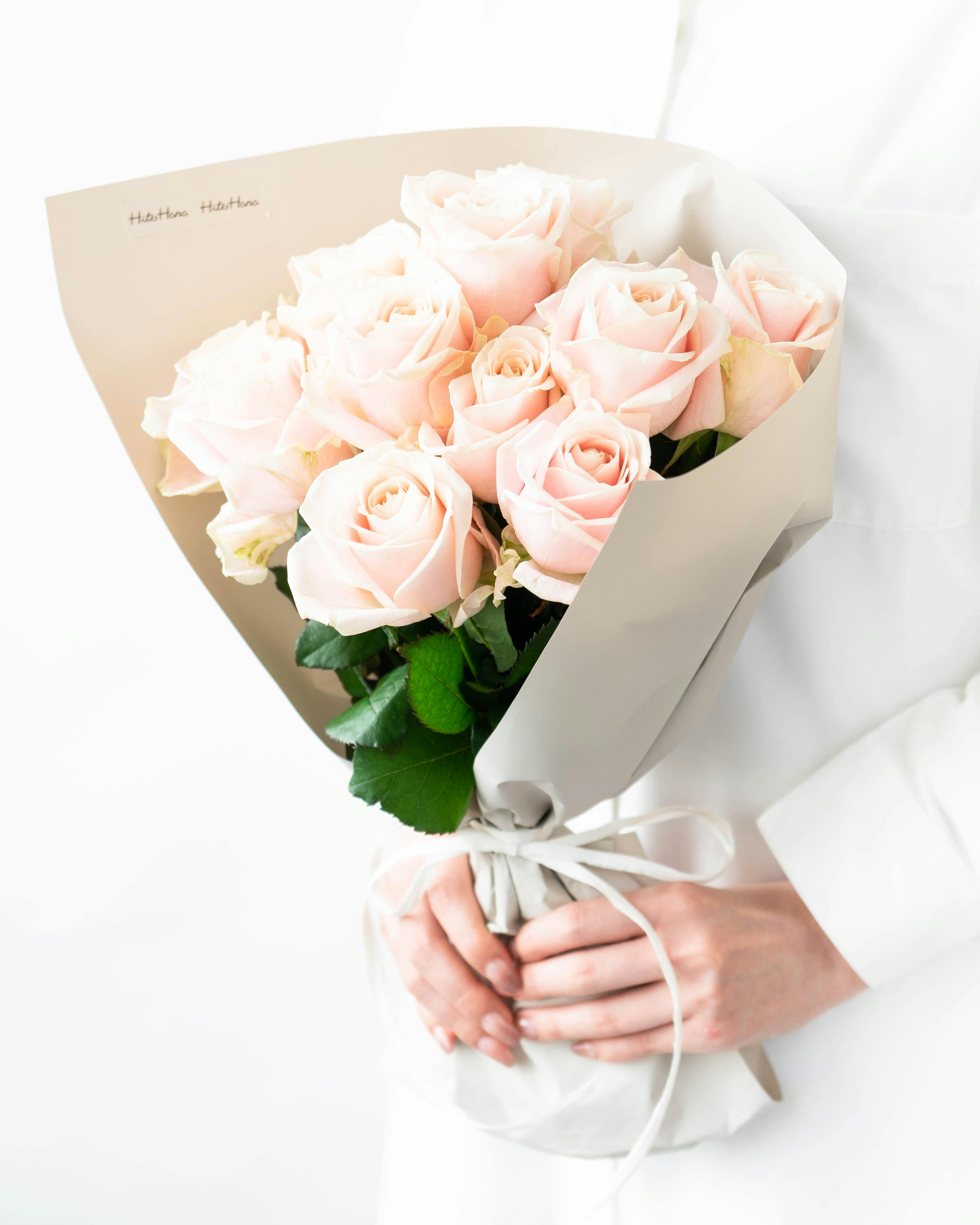 産地直送 バラ スイートアバランチェ 12本束／滋賀 國枝バラ園からお