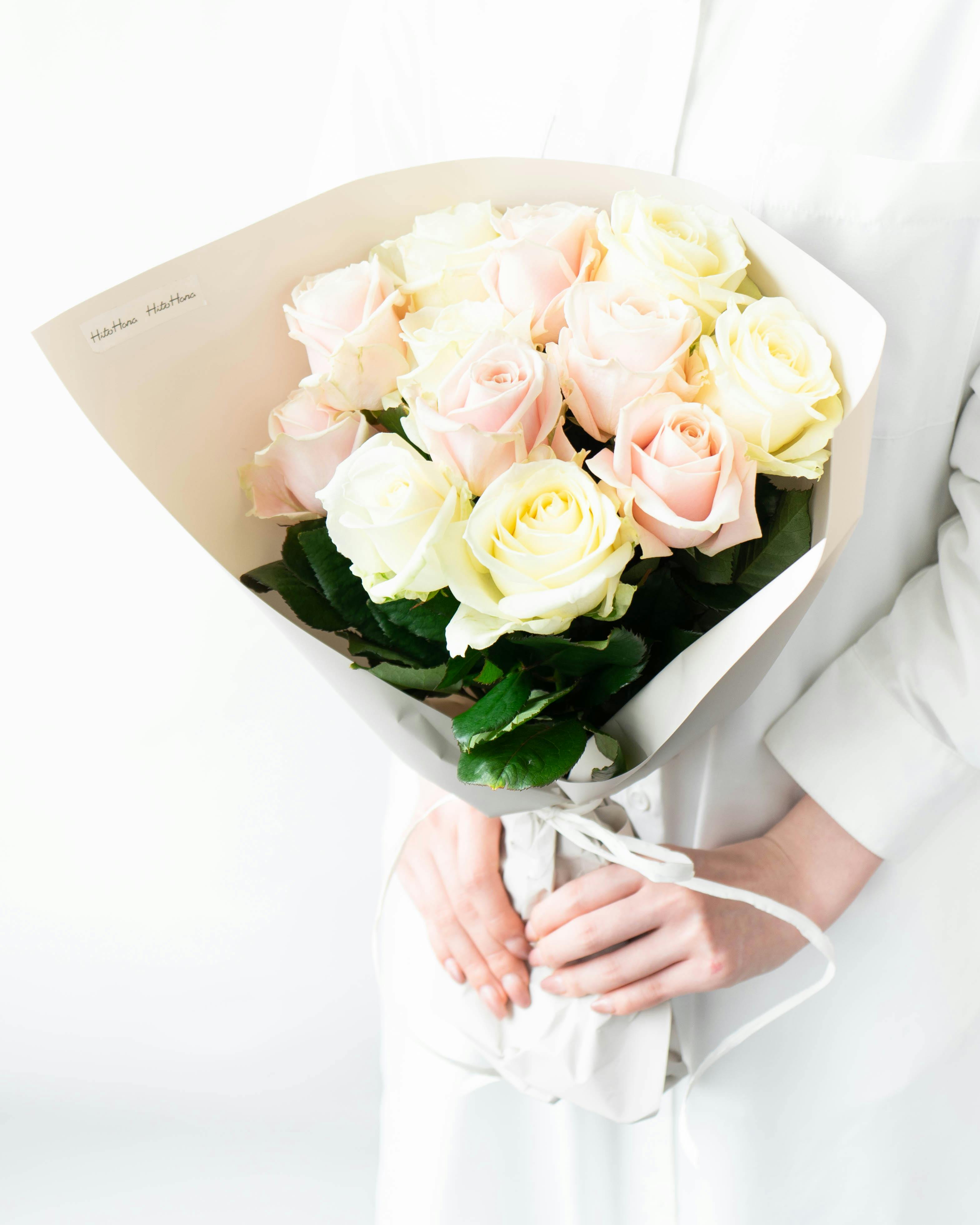 薔薇 産地直送 バラ アバランチェミックス 12本束／滋賀 國枝バラ園からお