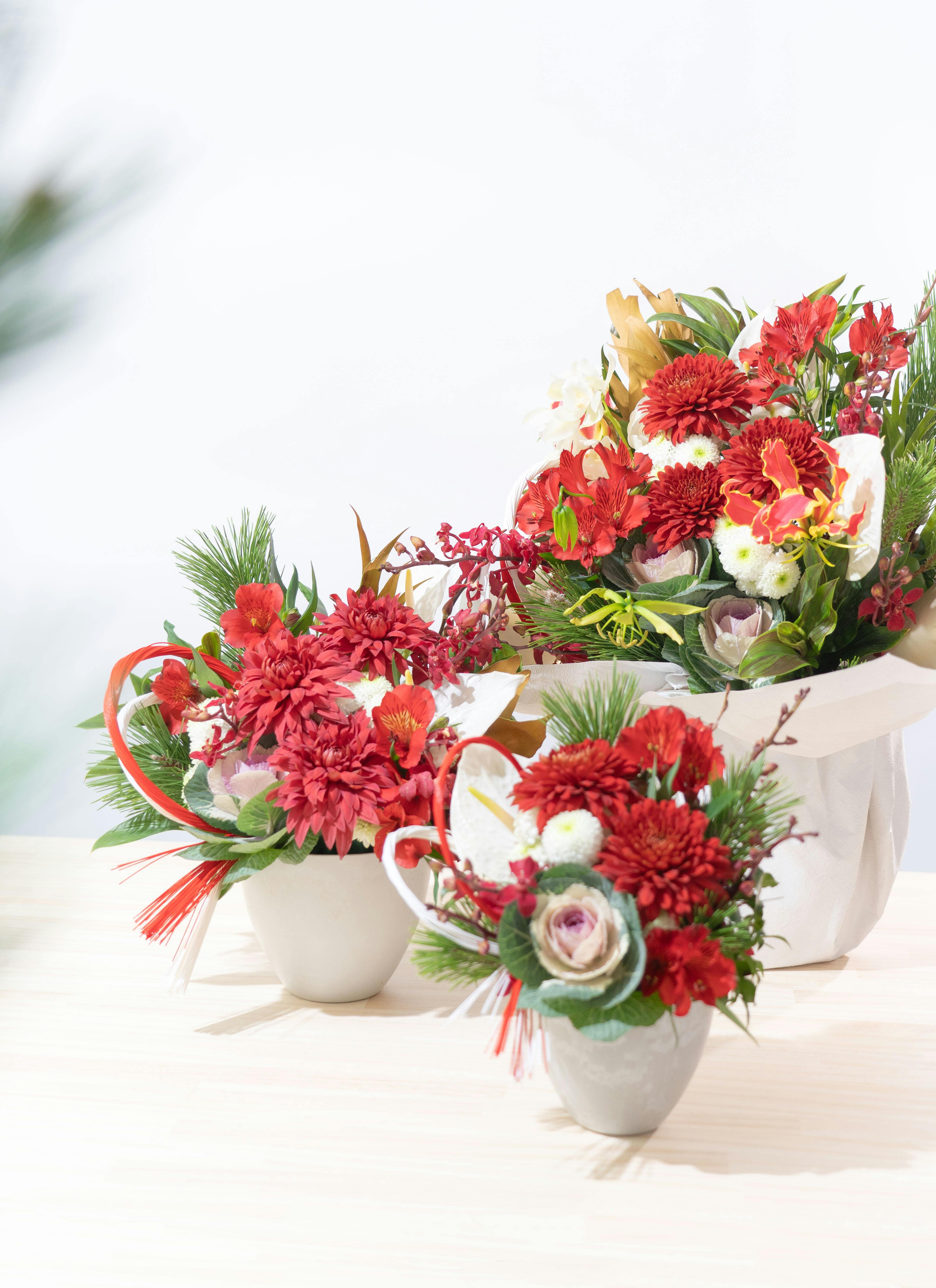 お正月 アレンジメント レッド・ホワイト L | アレンジメントなら