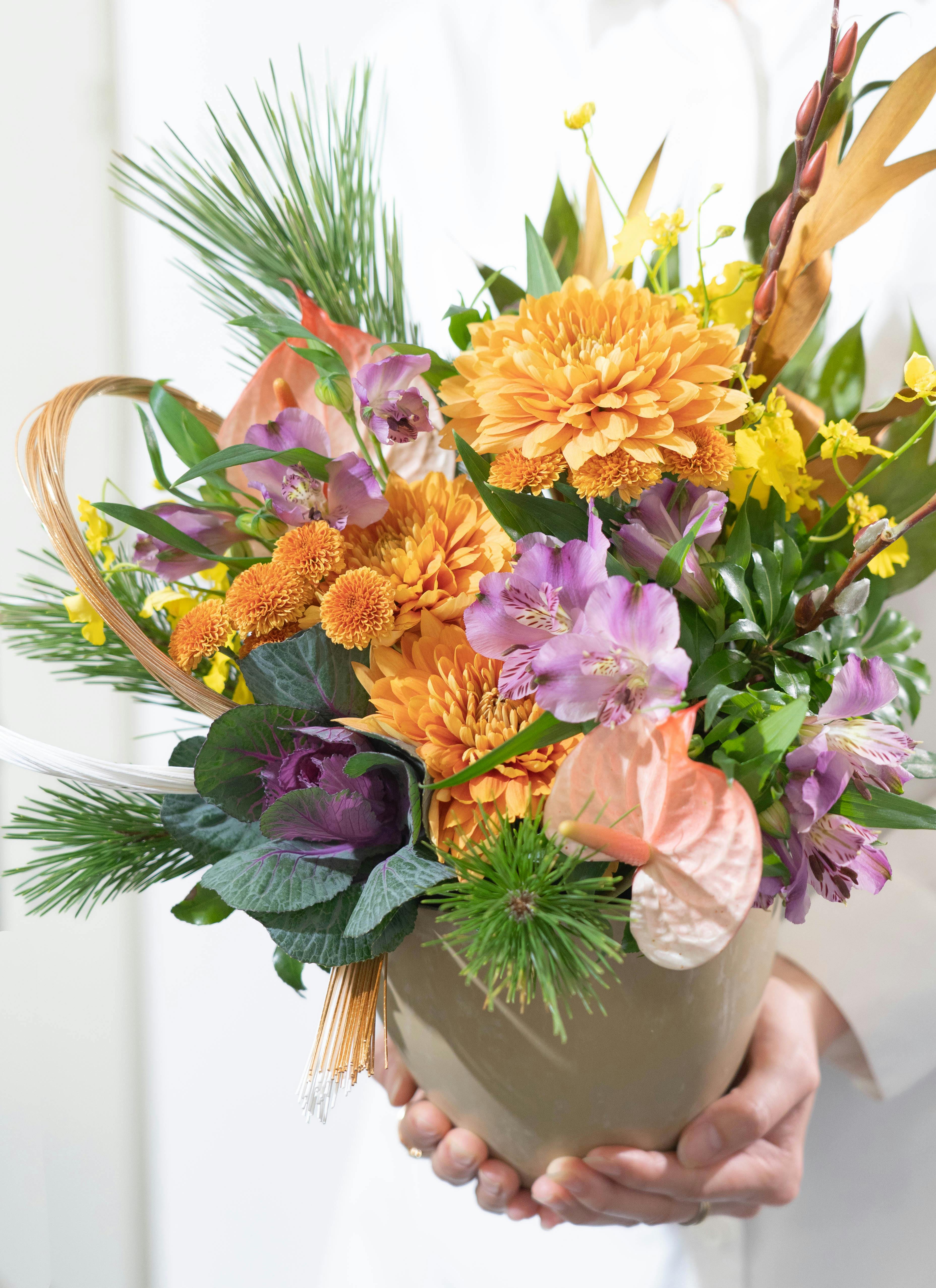 お正月 アレンジメント オレンジ・パープル M | アレンジメントなら