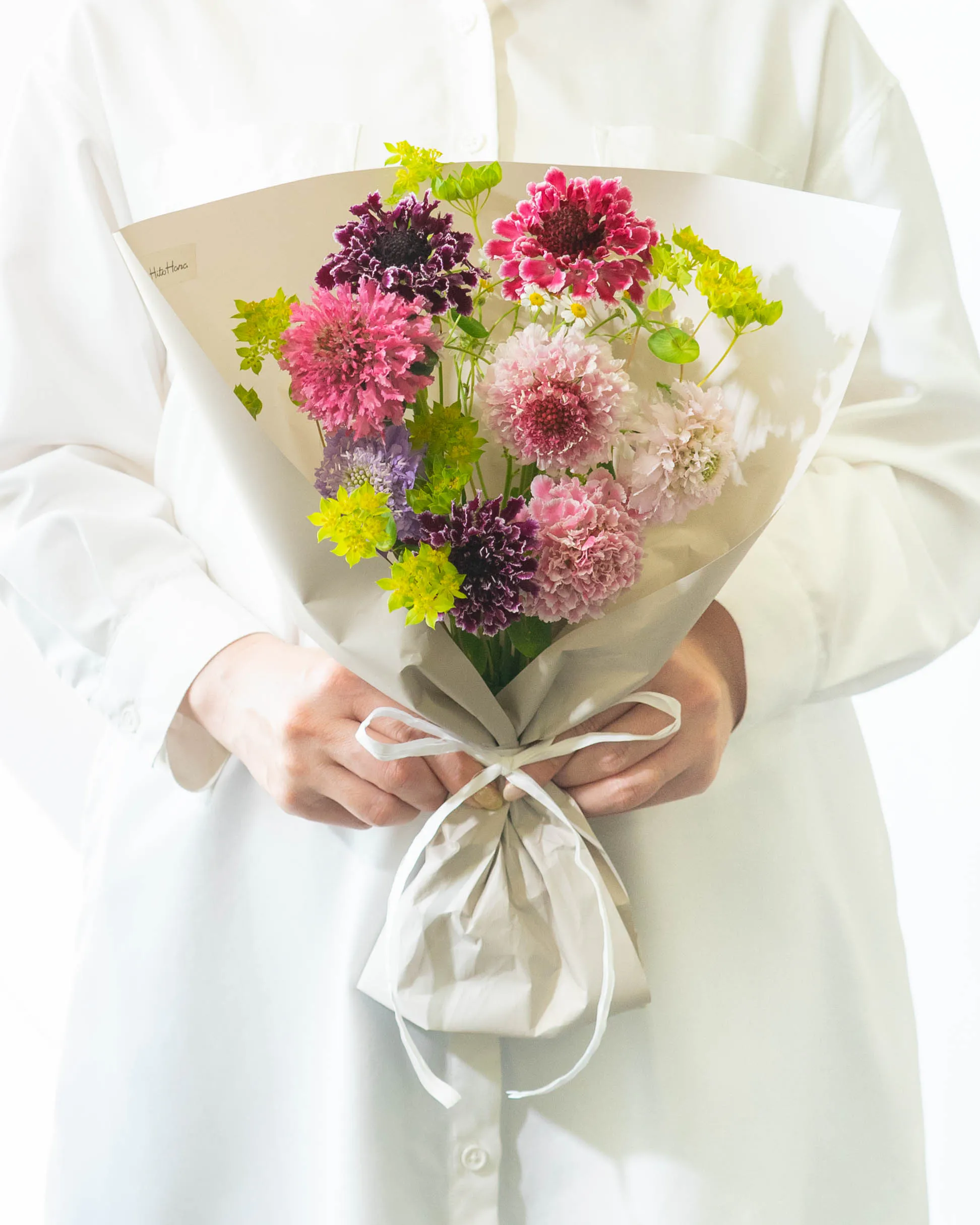 色ミックスの花束 | フラワーギフトならHitoHana（ひとはな） 