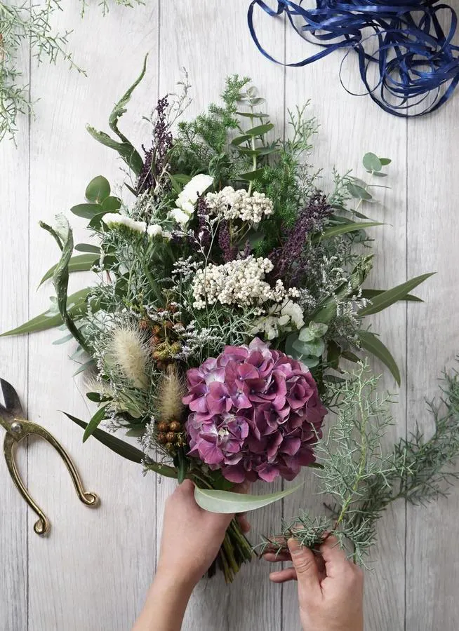 フローリストにおまかせ 生花スワッグ 11 000円 スワッグならhitohana ひとはな