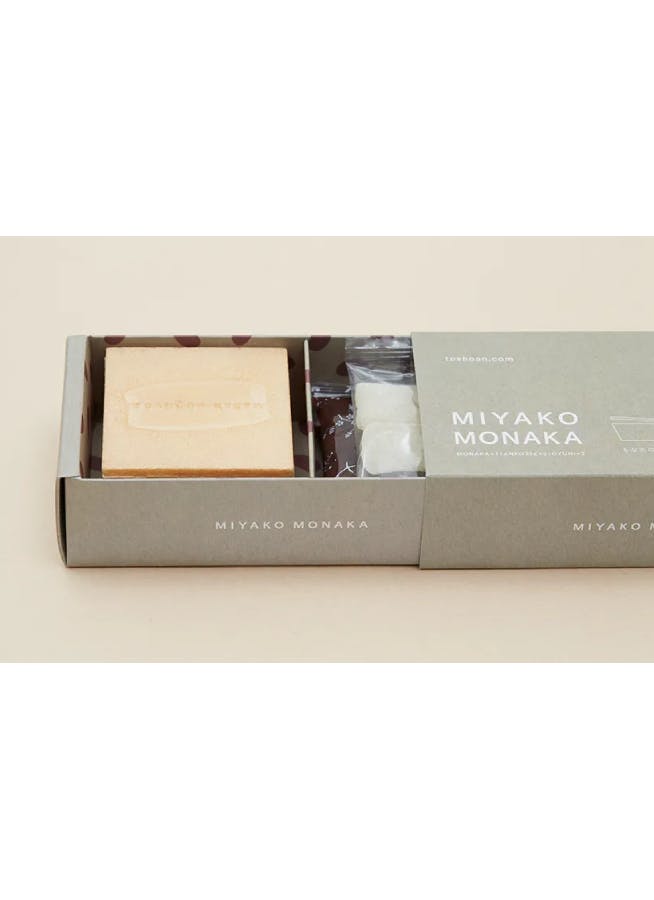 都松庵 MIYAKO MONAKA 4pcs（もなか）とお供え花 アレンジメント