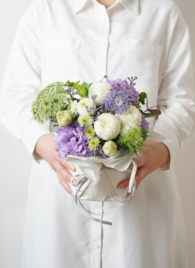 ☆Maa♡ページです☆花アレンジ４個入り♪ 都松庵 MIYAKO MONAKA 4pcs（もなか）とお供え花 アレンジメント