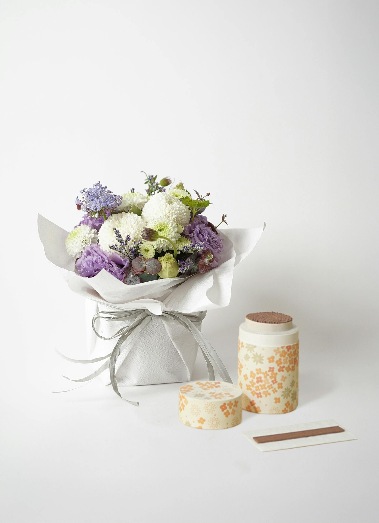 カメヤマ 線香（お香） 和遊 金木犀の香りとお供え花 アレンジメント