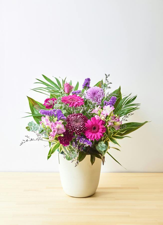 お祝い花 季節の豪華アレンジメント パープル系 11,000円 スタンダード