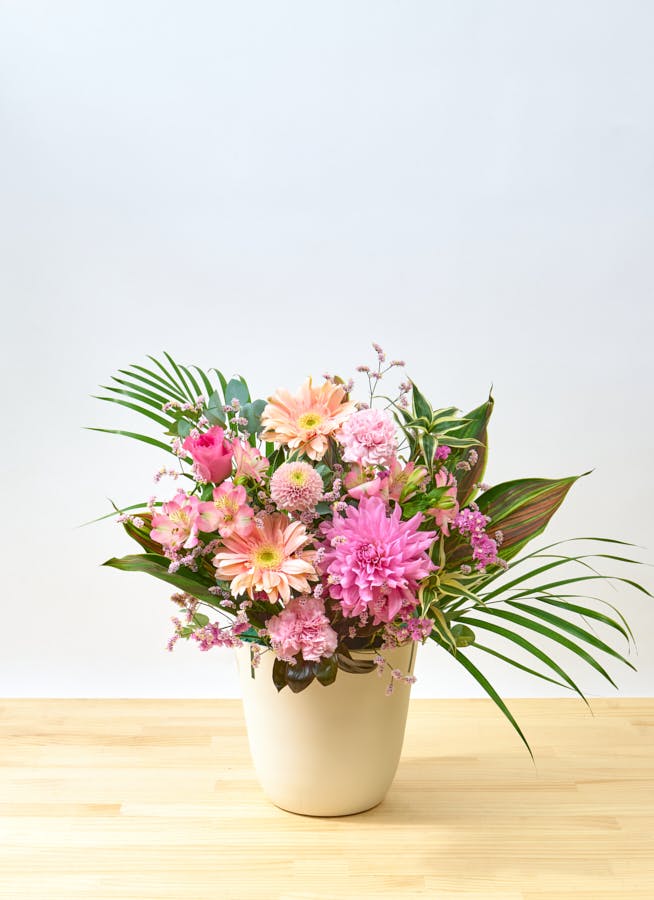 お祝い花 季節の豪華アレンジメント ピンク系 11,000円 スタンダード