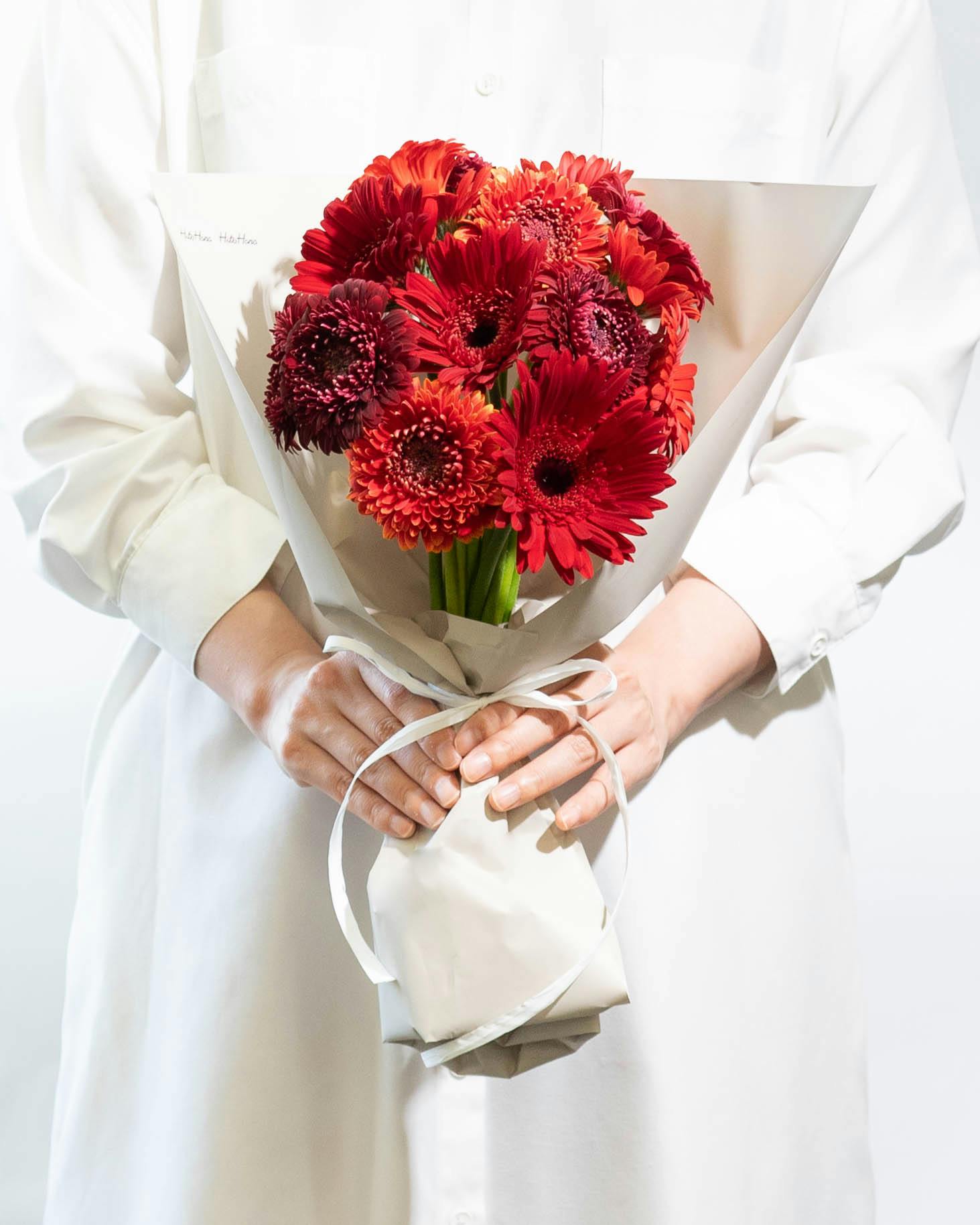 花束・切花 tasu 産地直送 ガーベラ レッドミックス花束 （15本）／静岡 松下園芸からお