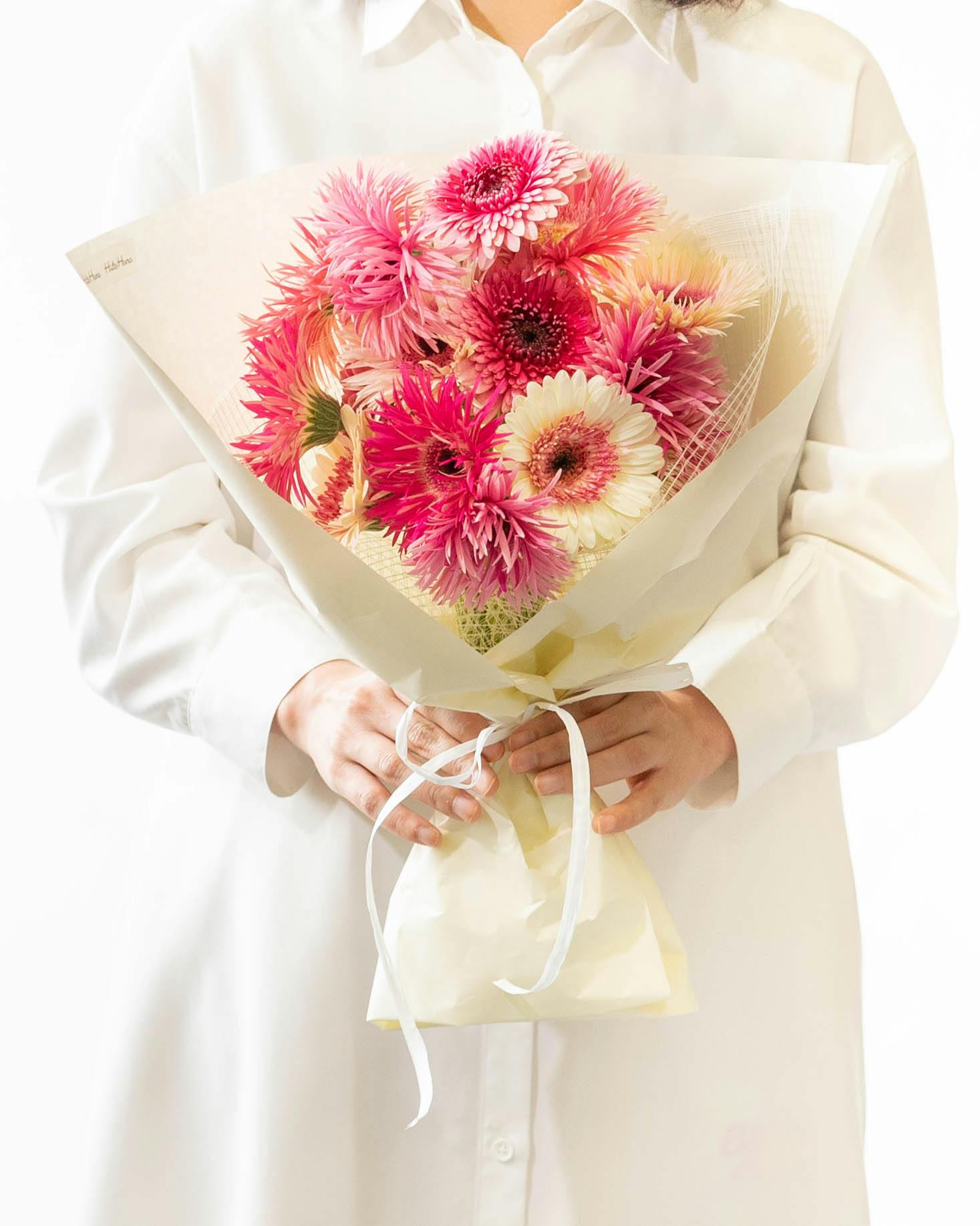 色ミックスの花束 | フラワーギフトならHitoHana（ひとはな）