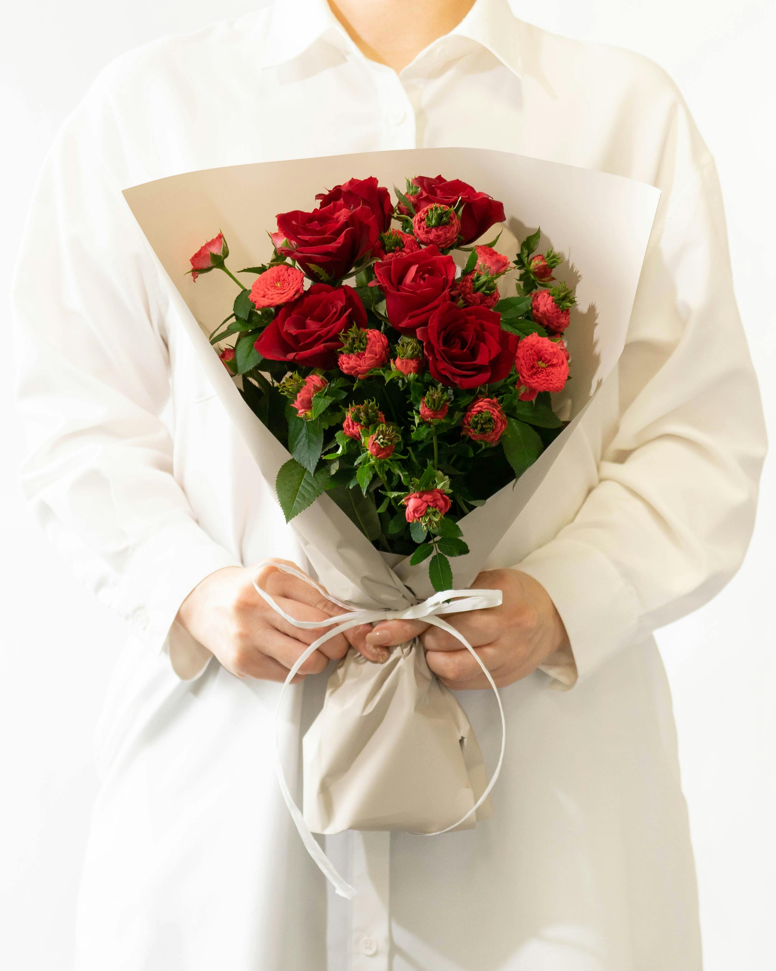 二本セット　バラ売り歓迎 産地直送 榊原薔薇園 | お花の通販サイトHitoHana（ひとはな）