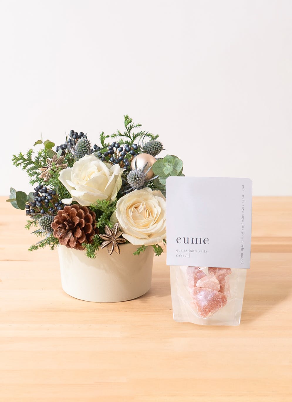 白色の花束・アレンジメント | フラワーギフトならHitoHana（ひとはな）