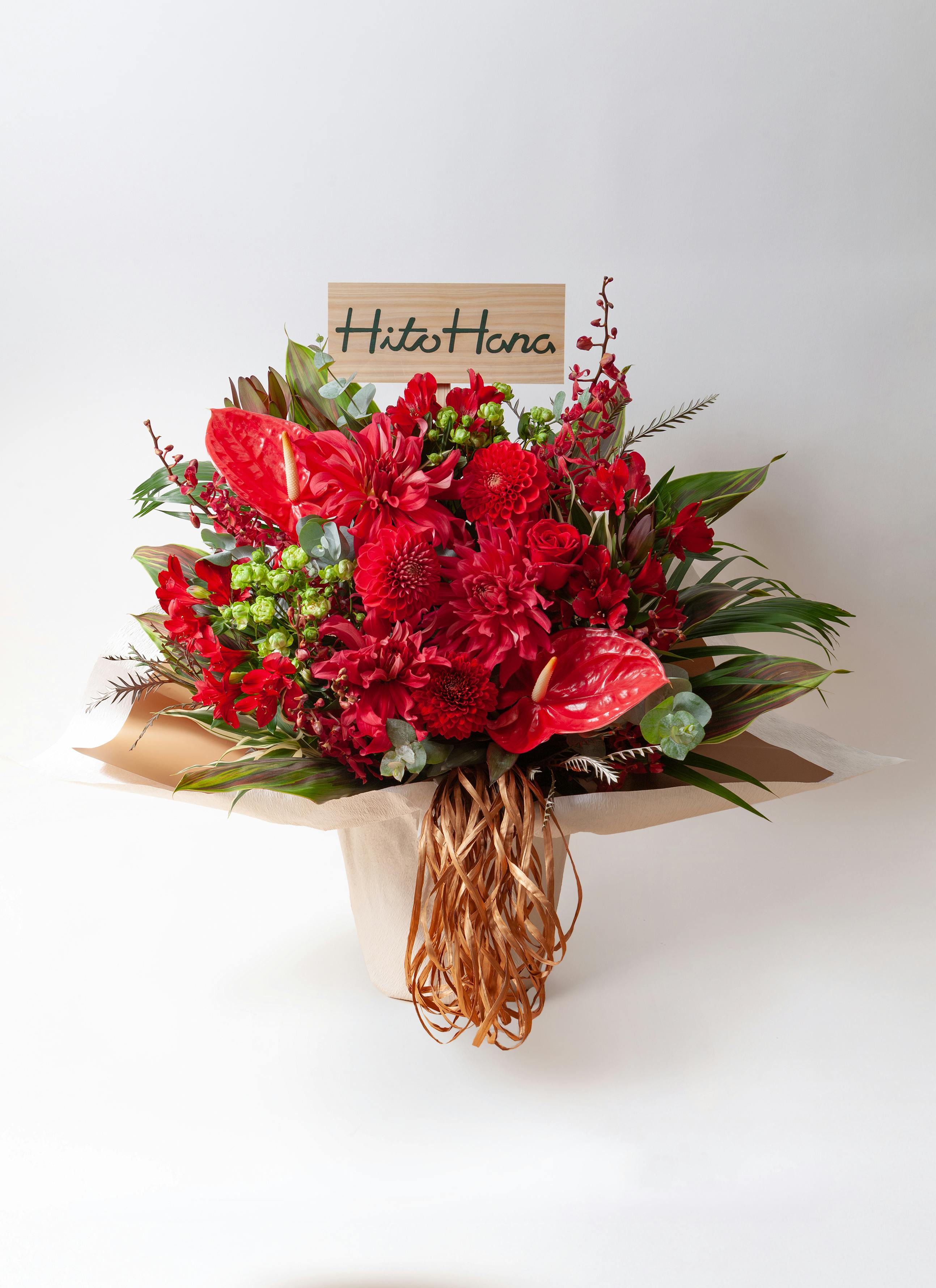 赤色のアレンジメント | フラワーギフトならHitoHana（ひとはな）
