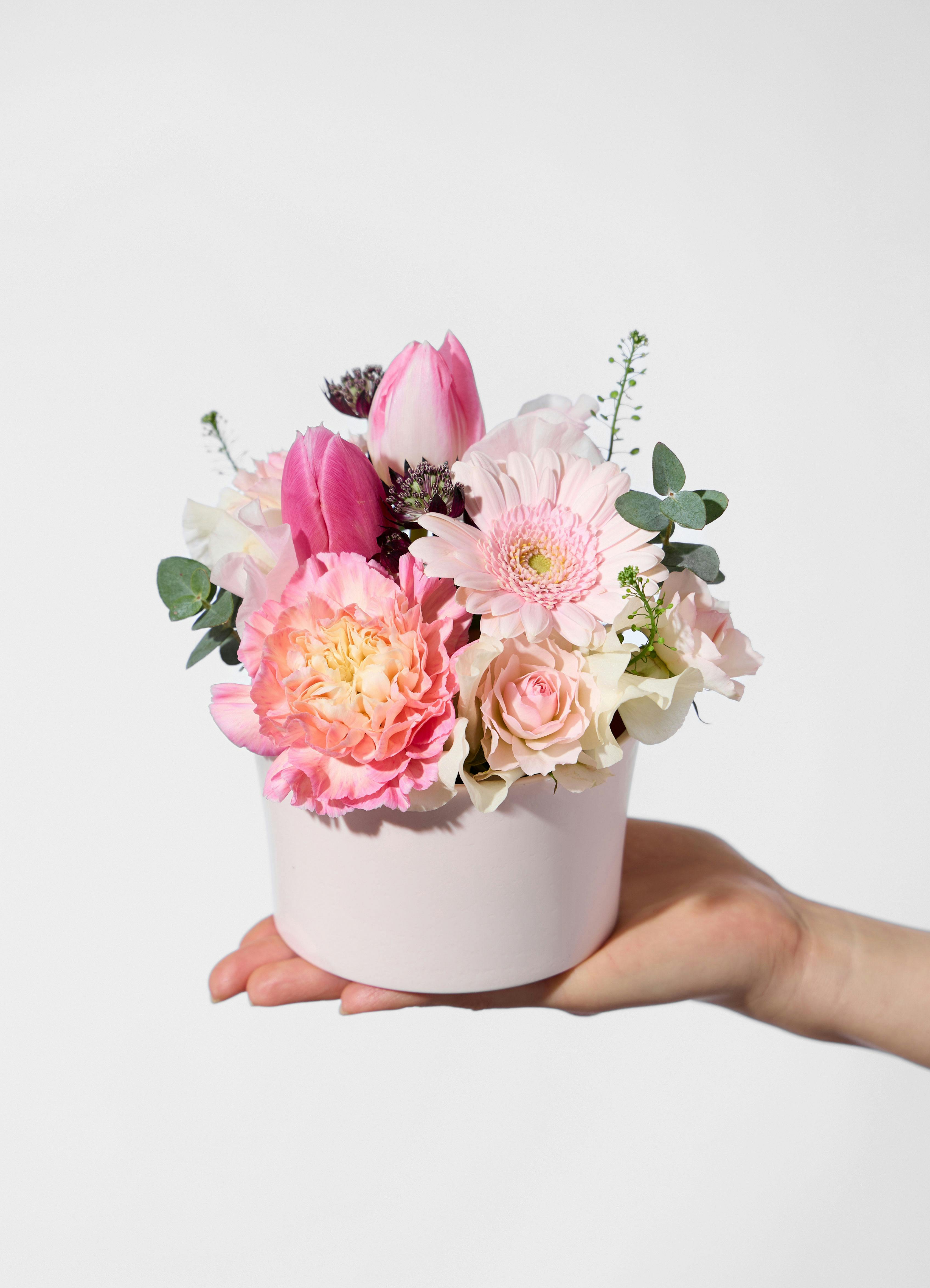 ピンクの花束・アレンジメント | フラワーギフトならHitoHana（ひとはな）