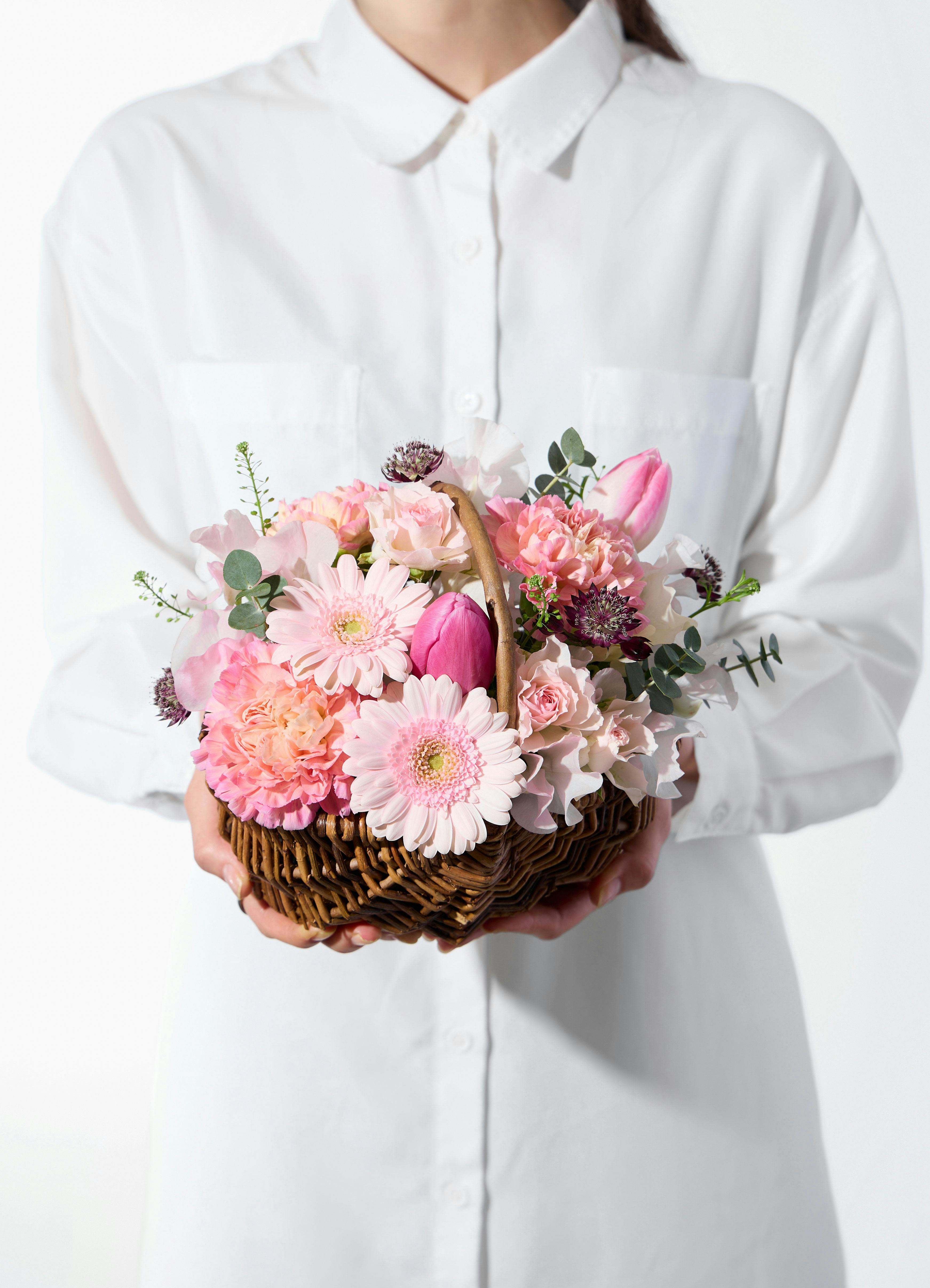 チューリップのアレンジメント | フラワーギフトならHitoHana