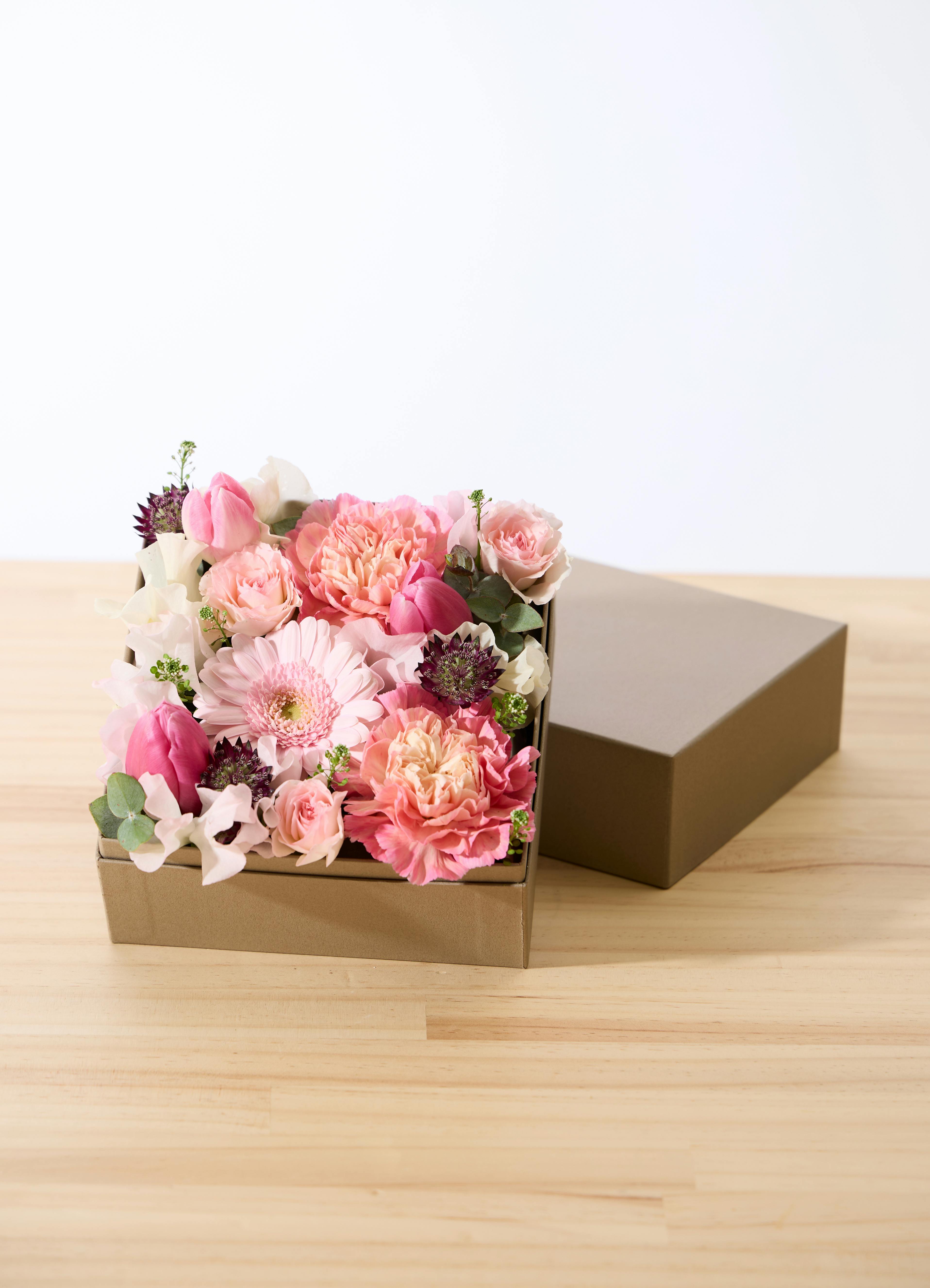 立春のボックスフラワー チューリップとガーベラ ピンク