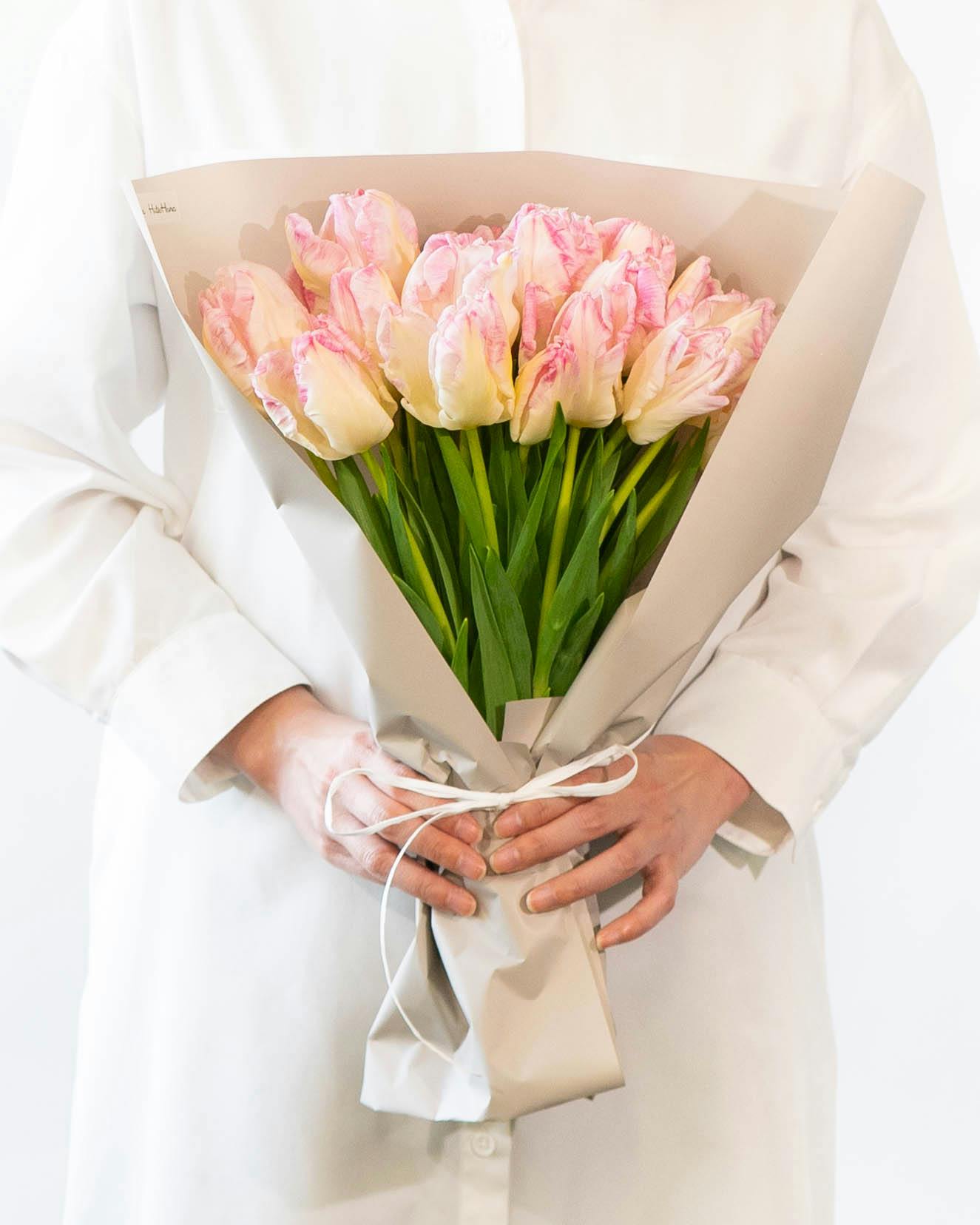 チューリップの花束・ブーケ | フラワーギフトならHitoHana