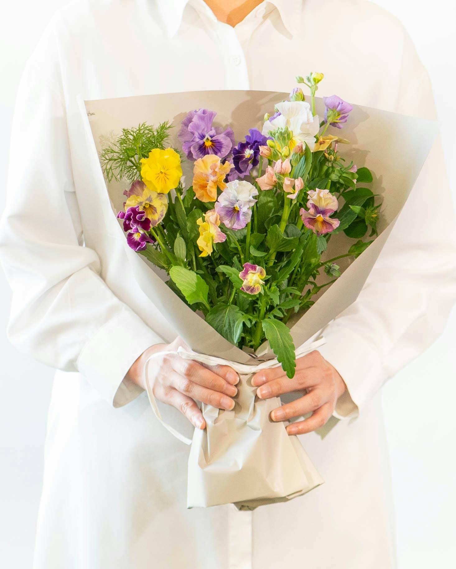 産地直送 hanano-ca 季節の草花 花束 | HitoHana（ひとはな）