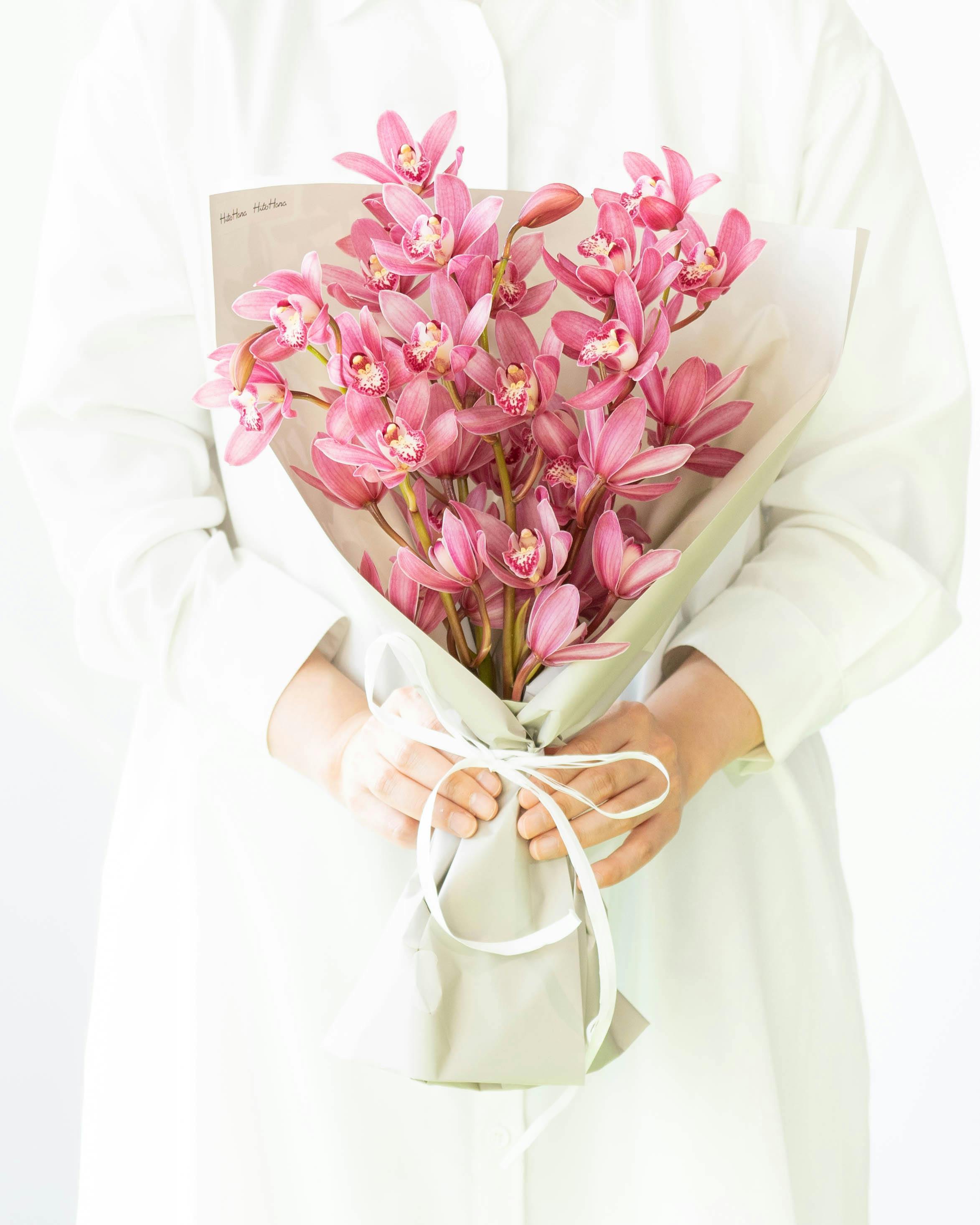 産地直送 石田蘭園 シンビジウム 切り花 | HitoHana（ひとはな）