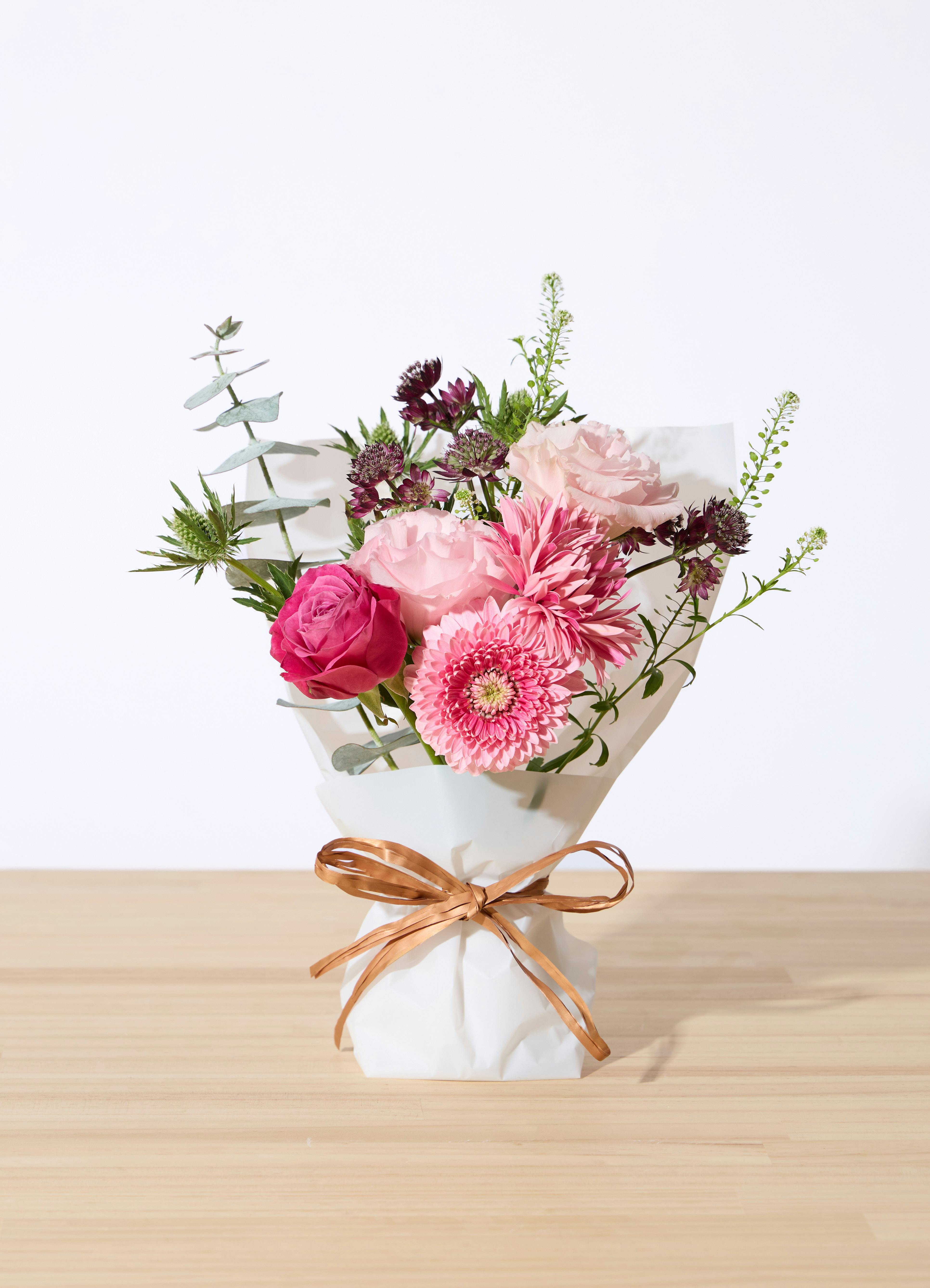 ✨特大✨ボリュームのある花束✨ピンク＆白バラプリザ＆アーティフィシャルアレンジメ Amazon｜プリザーブドフラワー 花束 母の日 プレゼント SENJWARM 枯れ