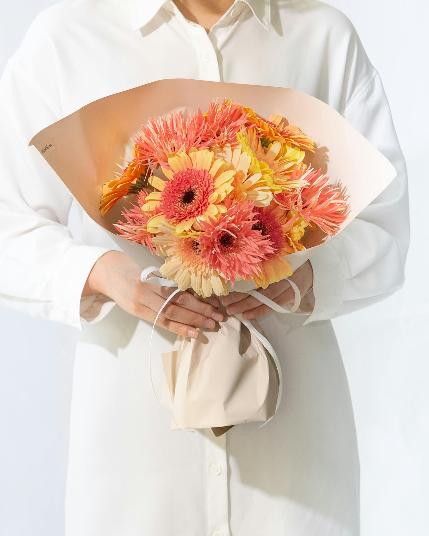 色ミックスの花束 | フラワーギフトならHitoHana（ひとはな）