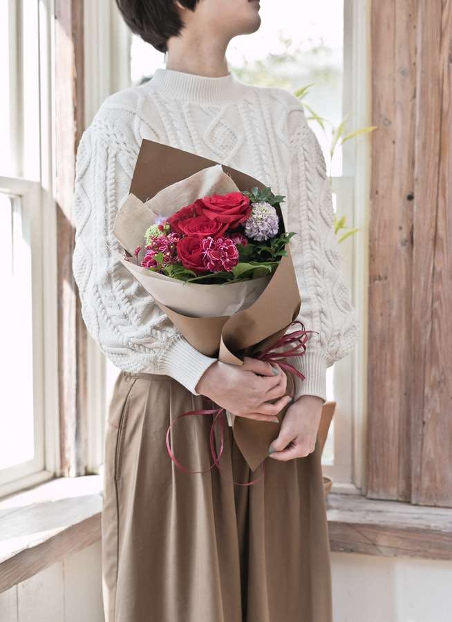 バラ 花束 赤 S ナチュラルブーケ 花束ならhitohana ひとはな バラ 花束 赤 S ナチュラルブーケ 花束ならhitohana ひとはな