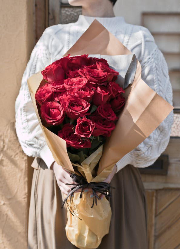 誕生日に贈る花の選び方・贈り方・ギフトアイデア【2024年版】 花通販Happyガイド | 誕生日に贈る花の選び方・贈り方・ギフトアイデア【2024年版】