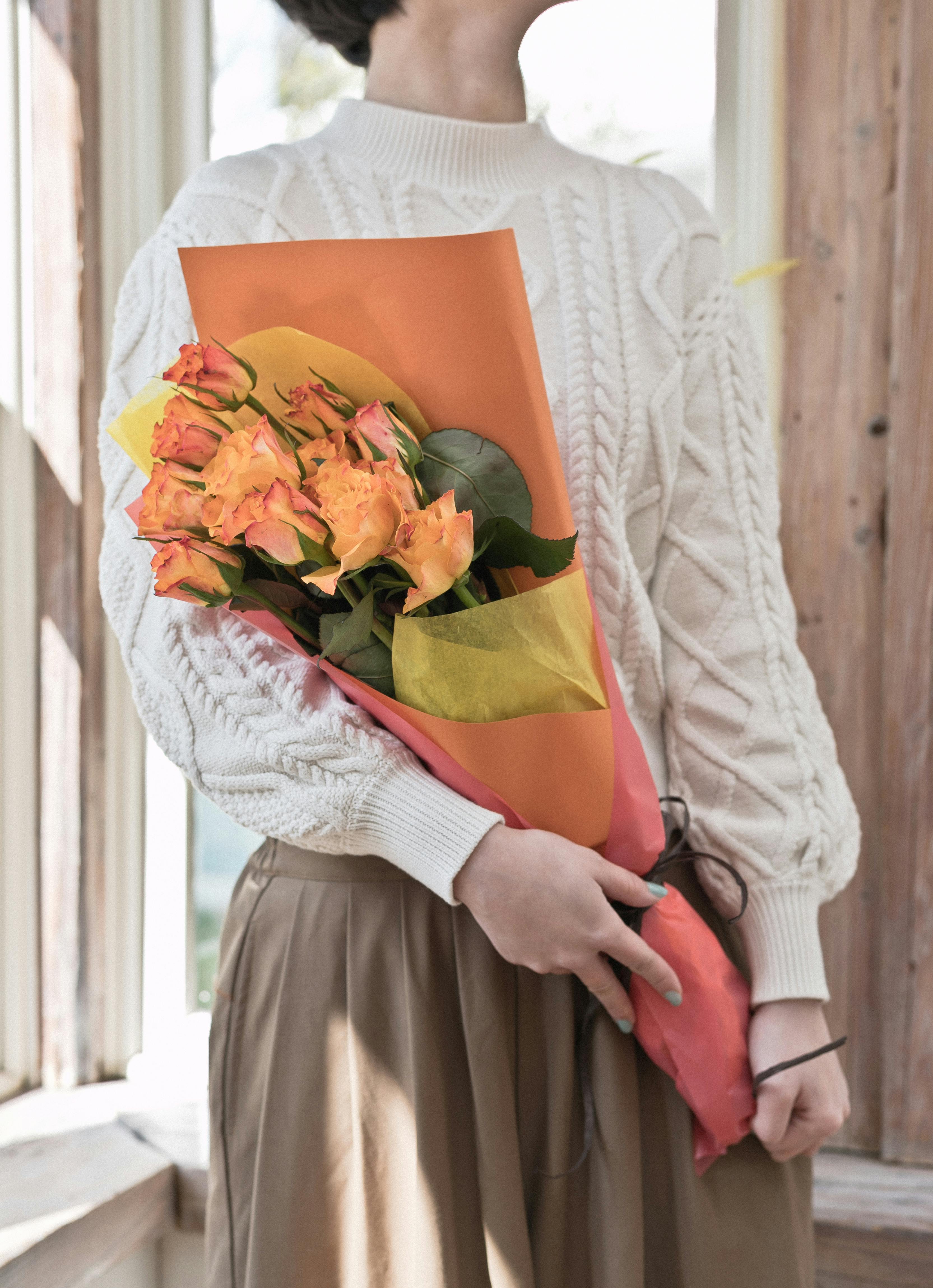 バラ 12本ブーケ オレンジ | 花束ならHitoHana(ひとはな)