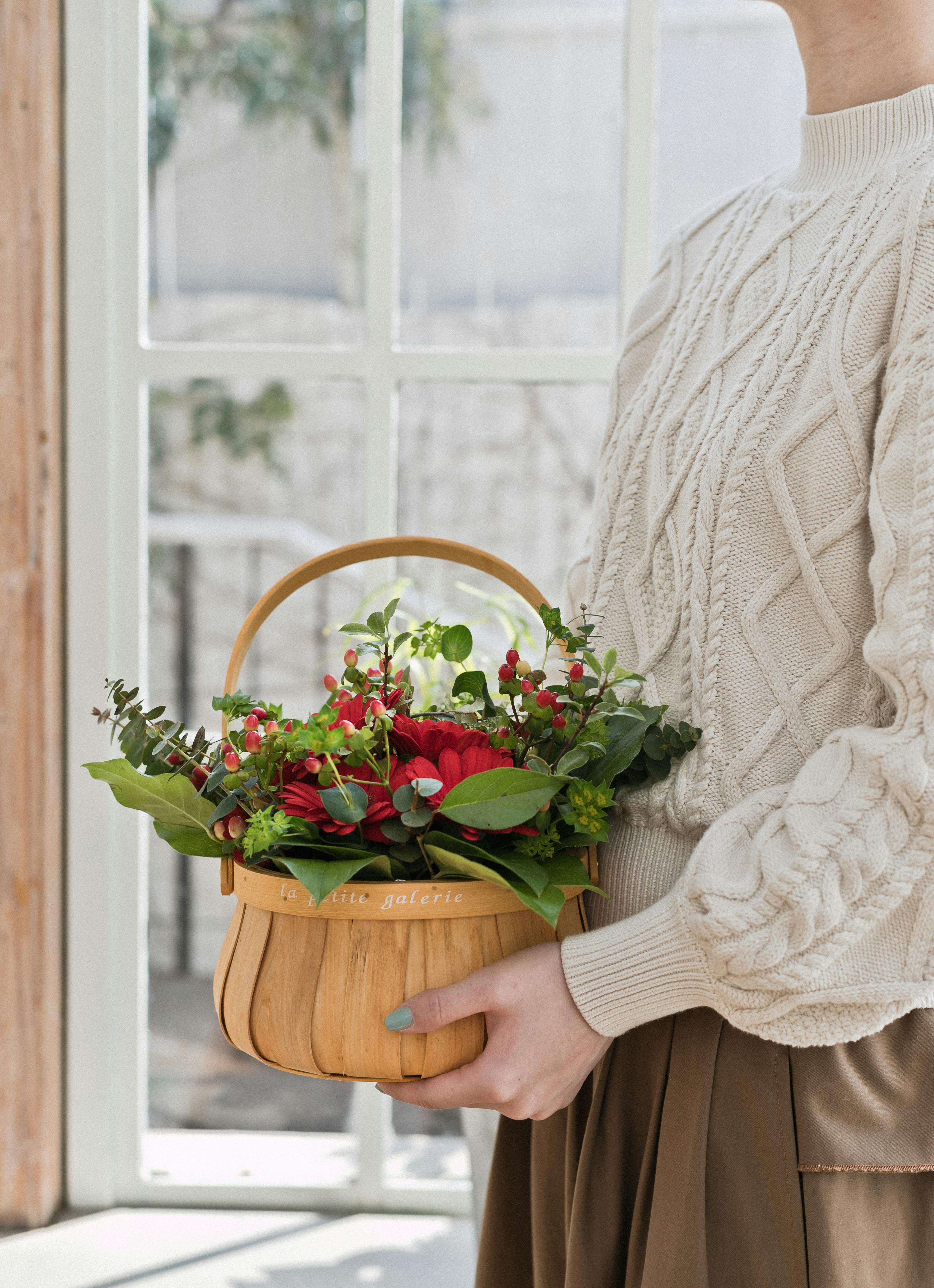 ガーベラ アレンジメント ホワイト S ラウンドバスケット