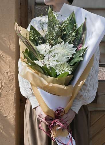 ダリアを価格別に選ぶ フラワーギフトの通販ならひとはな