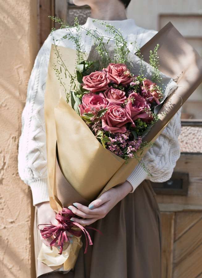 バラ 花束 ブラウン M ブーケ 花束ならhitohana ひとはな バラ 花束 ブラウン M ブーケ 花束ならhitohana ひとはな