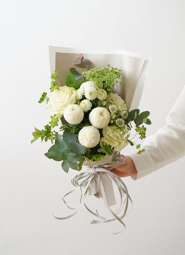 3 000円の花束 ブーケ フラワーギフトならhitohana ひとはな 3 000円の花束 ブーケ フラワーギフトならhitohana ひとはな